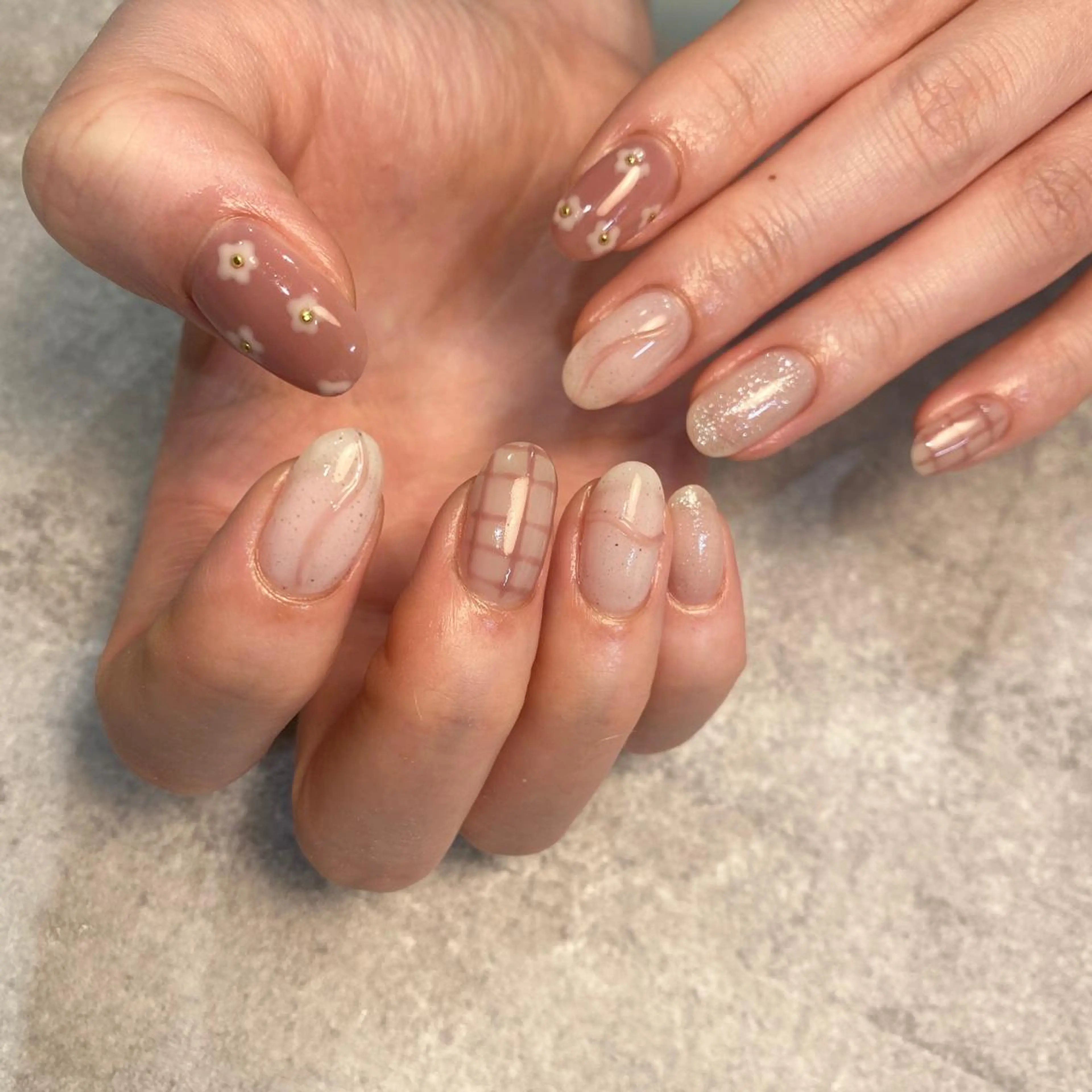 ネイル ハンドネイル NINEnami ニュアンスネイルのネイルデザイン