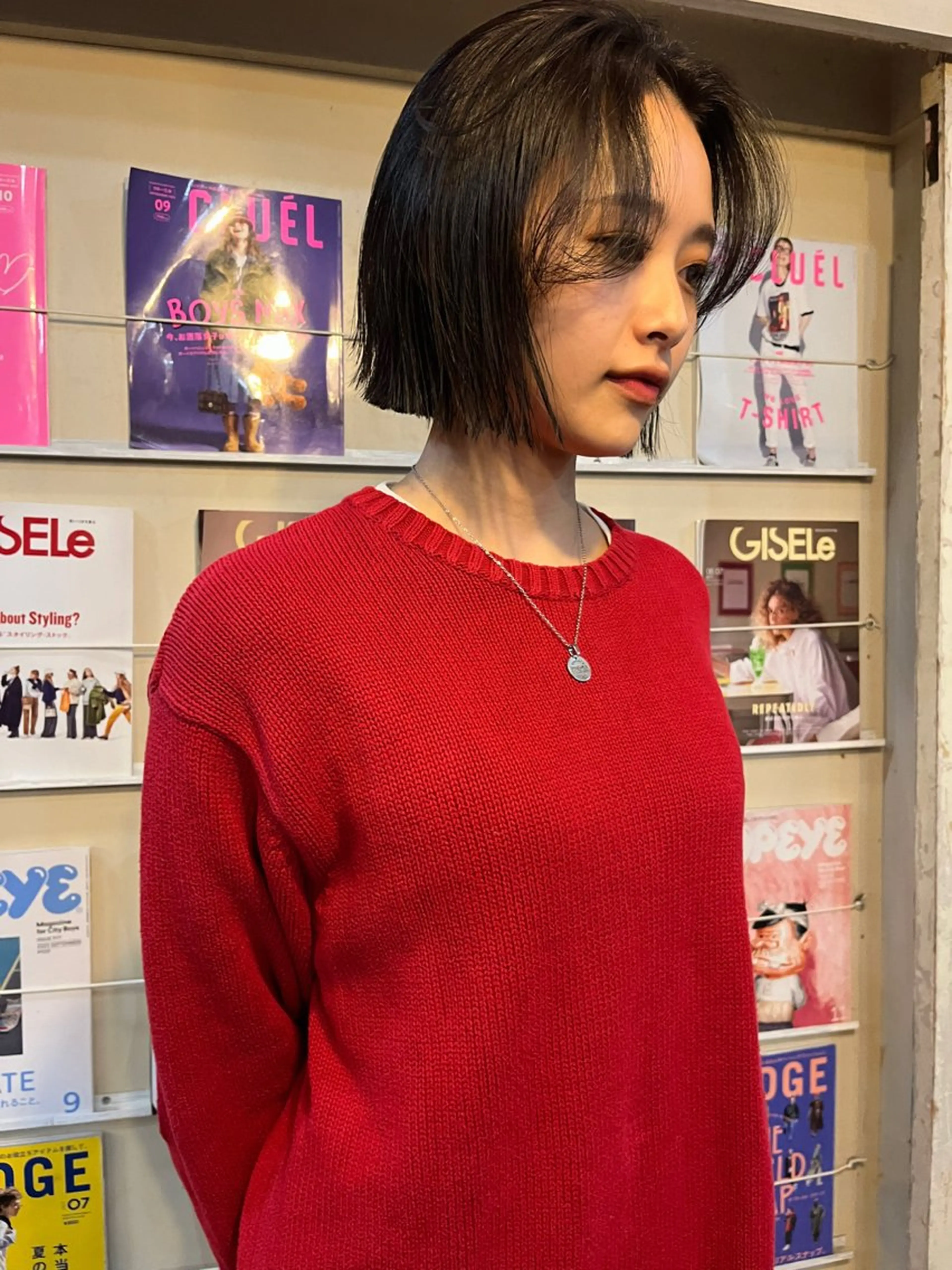 ミディアム カット ヘアカラー トリートメント ハイトーン/顔まわり レイヤー/YUKAのヘアスタイル