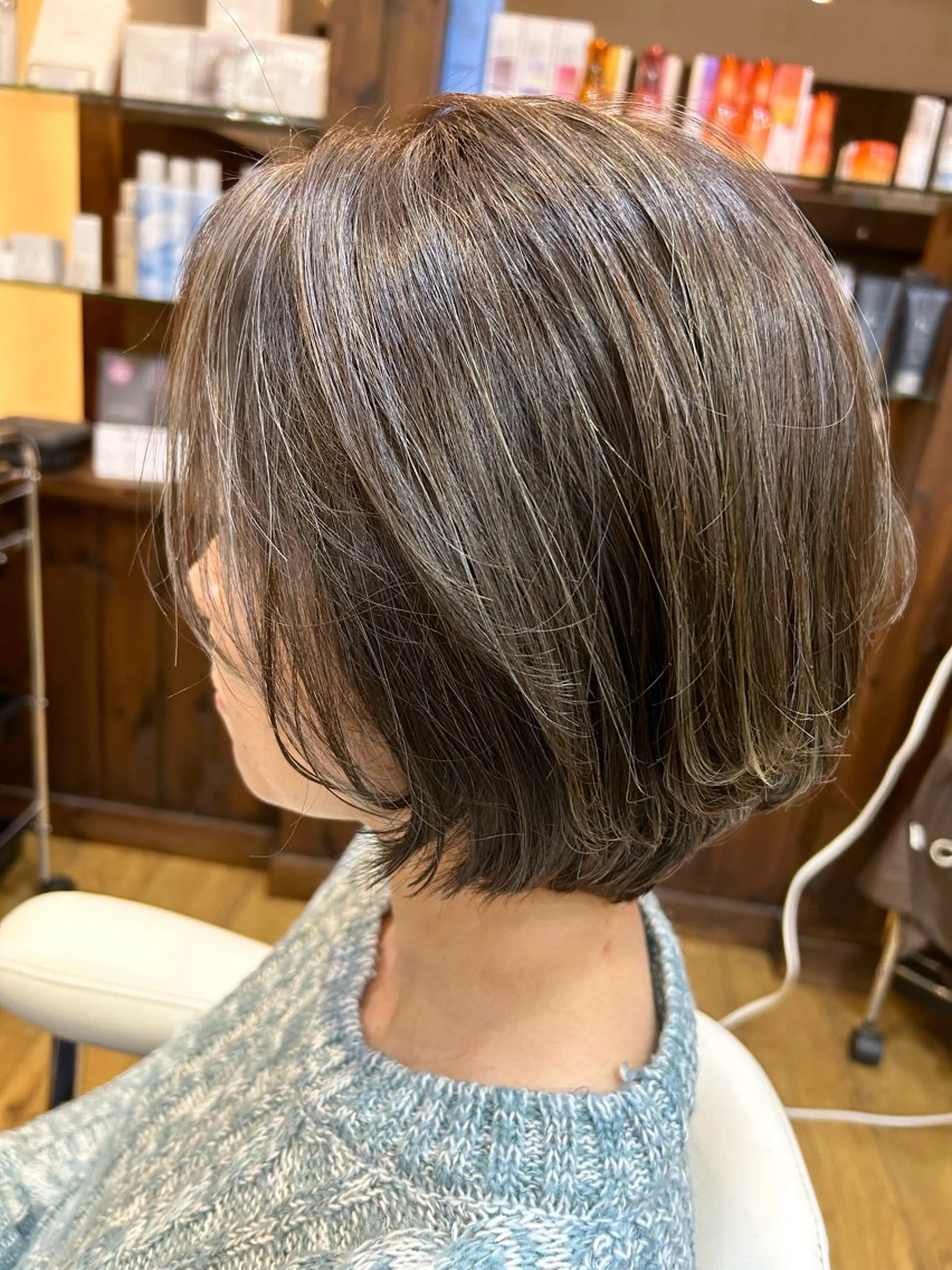 ショート カラー 根岸 真奈美のヘアスタイル