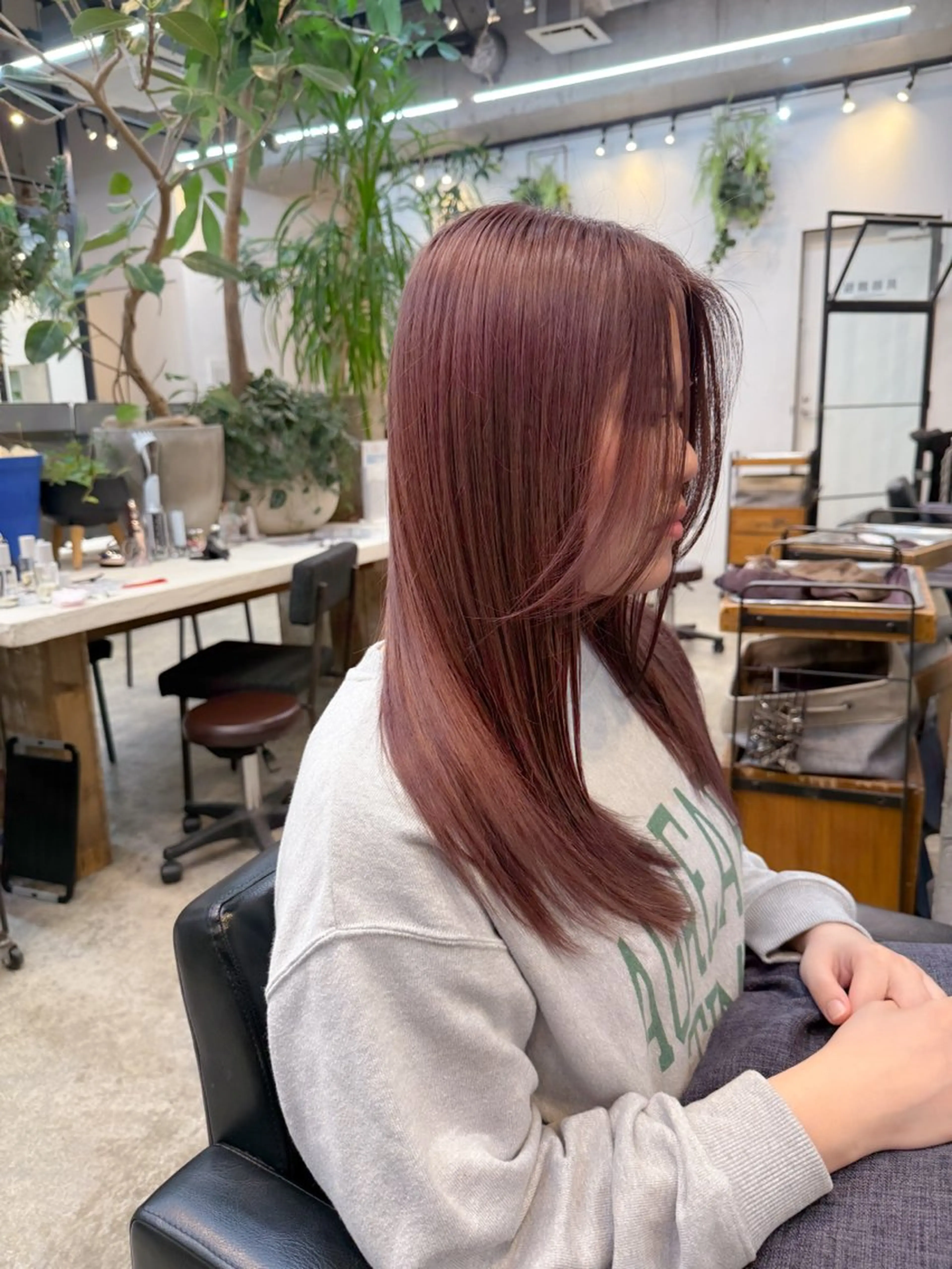 ロング カラー ブリーチ ブラウンカラー ピンクカラー ピンクブラウン ヘアカラー 川口開世 cutのヘアスタイル