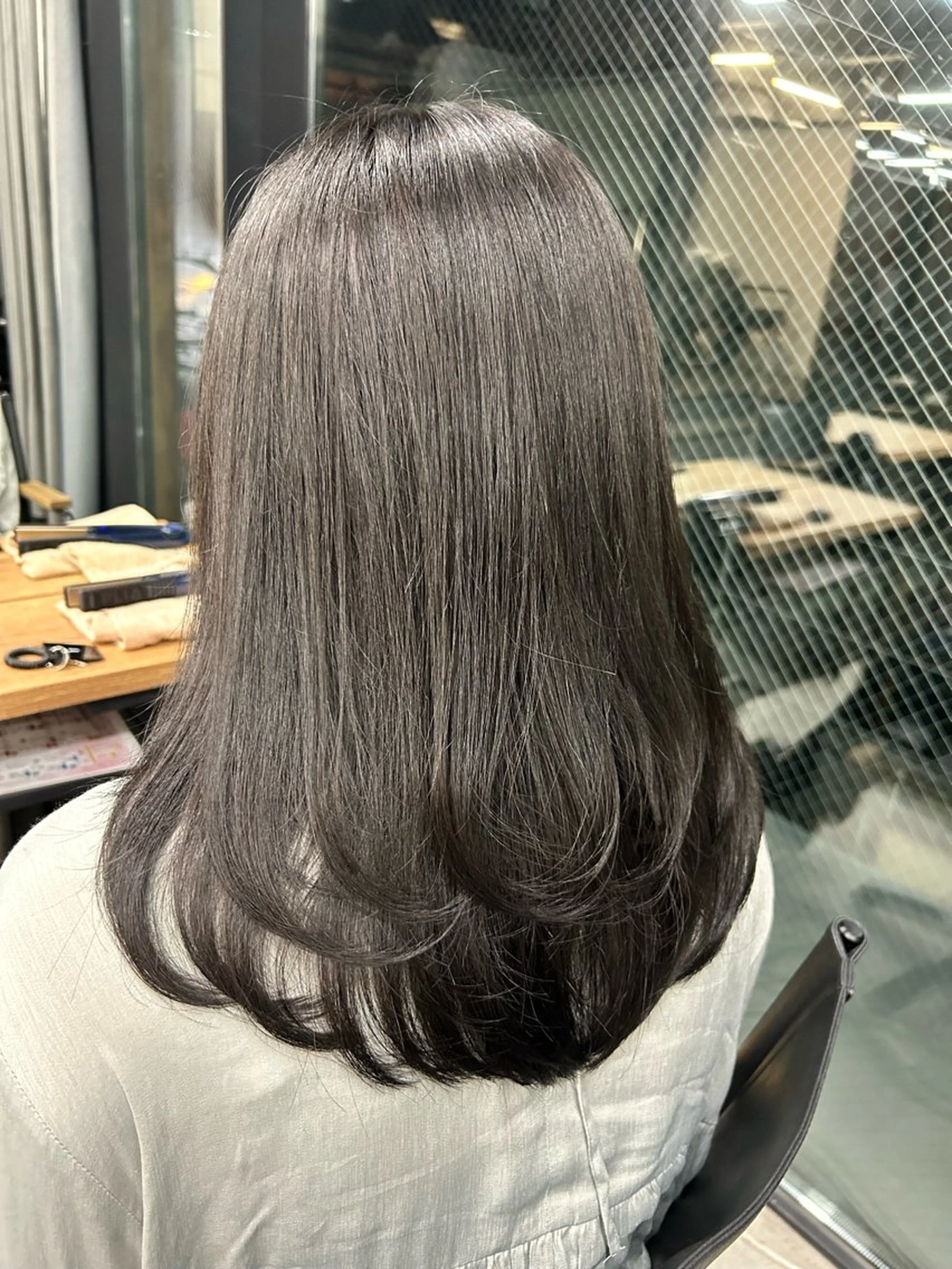 セミロング 女性らしいモテヘア 韓国ヘアhikariのヘアスタイル