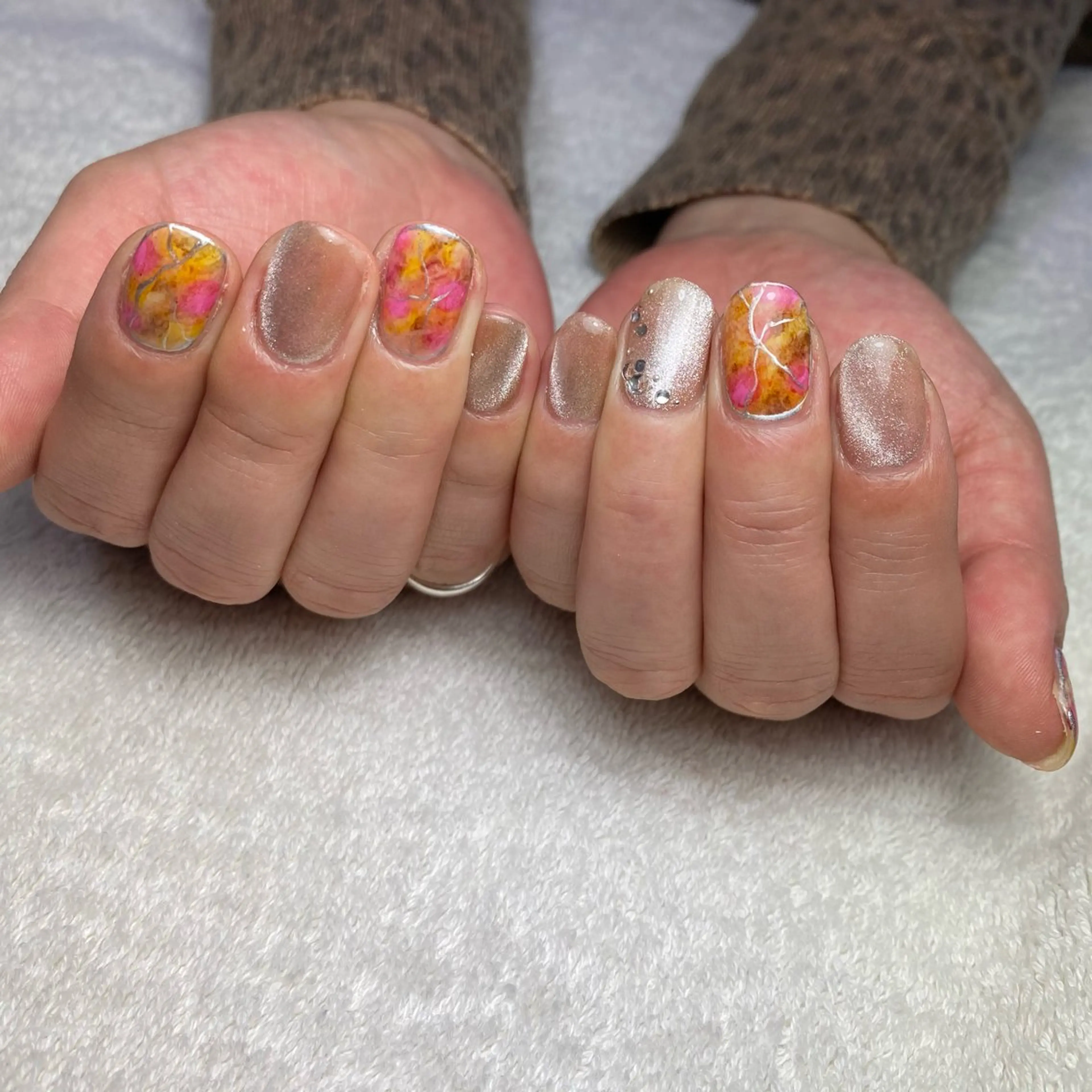 ネイル マグネットネイル ハンドネイル COCO+所属・COCO +のエステ・リラクイメージ