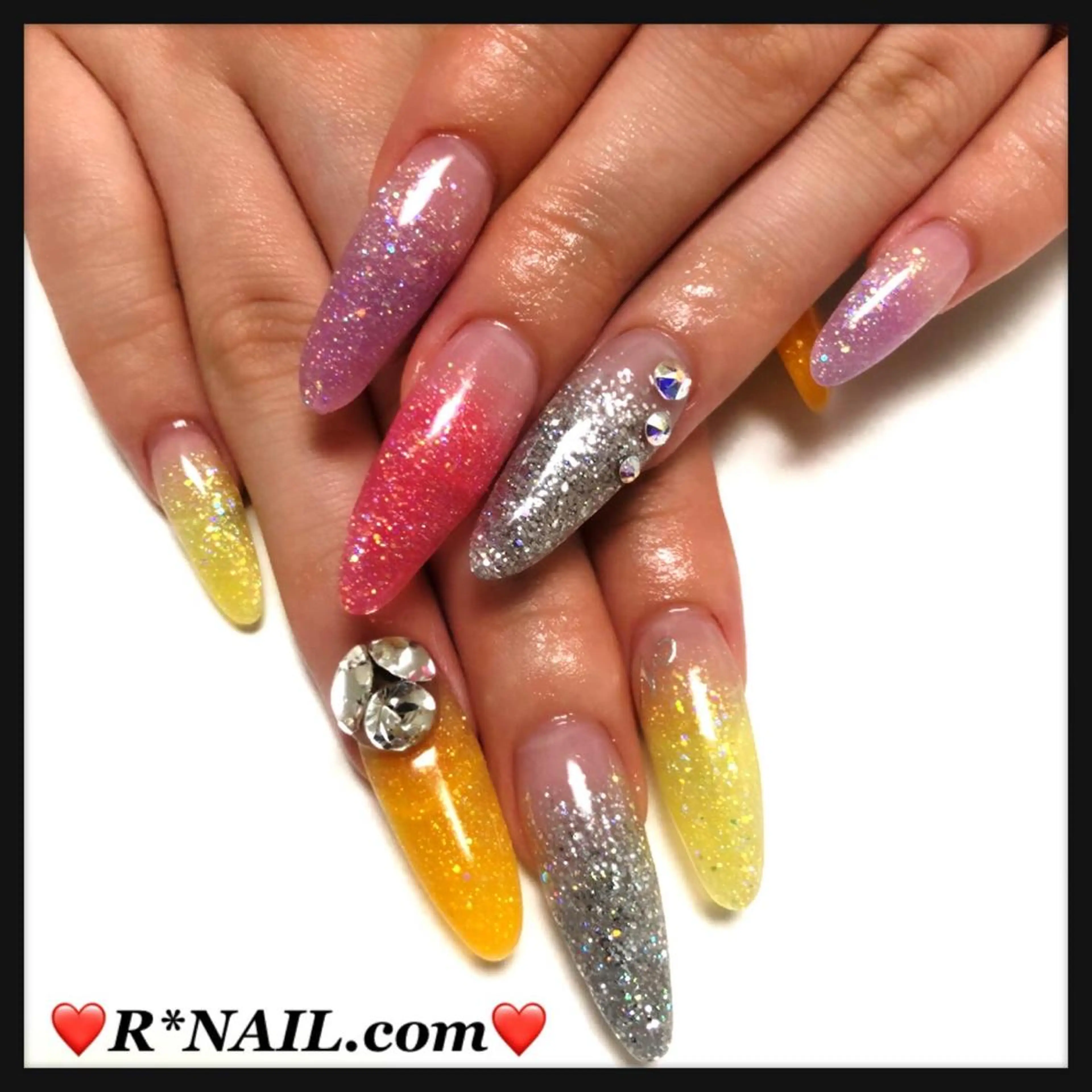 ネイル R*NAIL .comのネイルデザイン