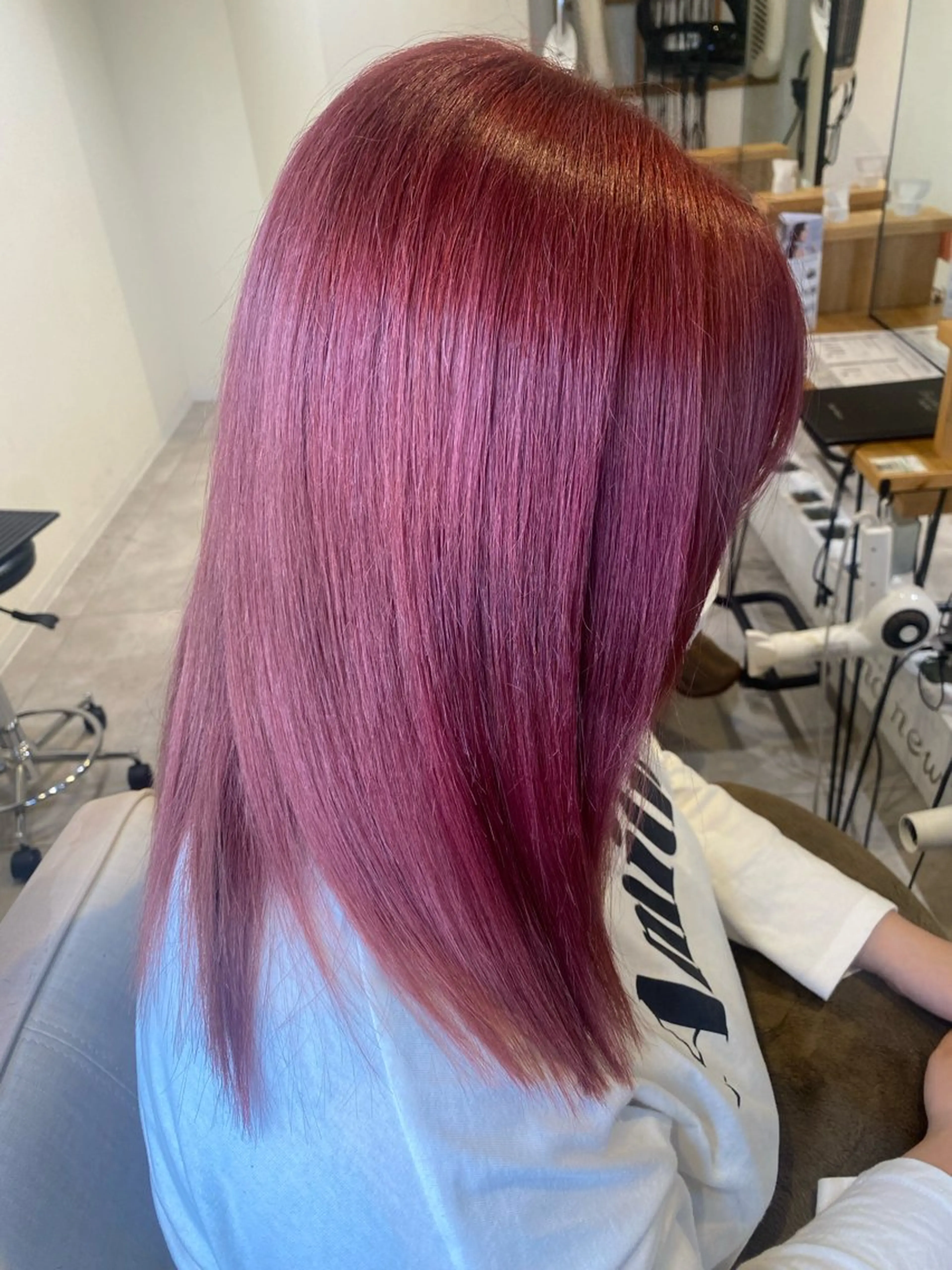 セミロング カラー ブリーチ ピンクカラー ローズカラー ヘアカラー 南上 野々佳のヘアスタイル