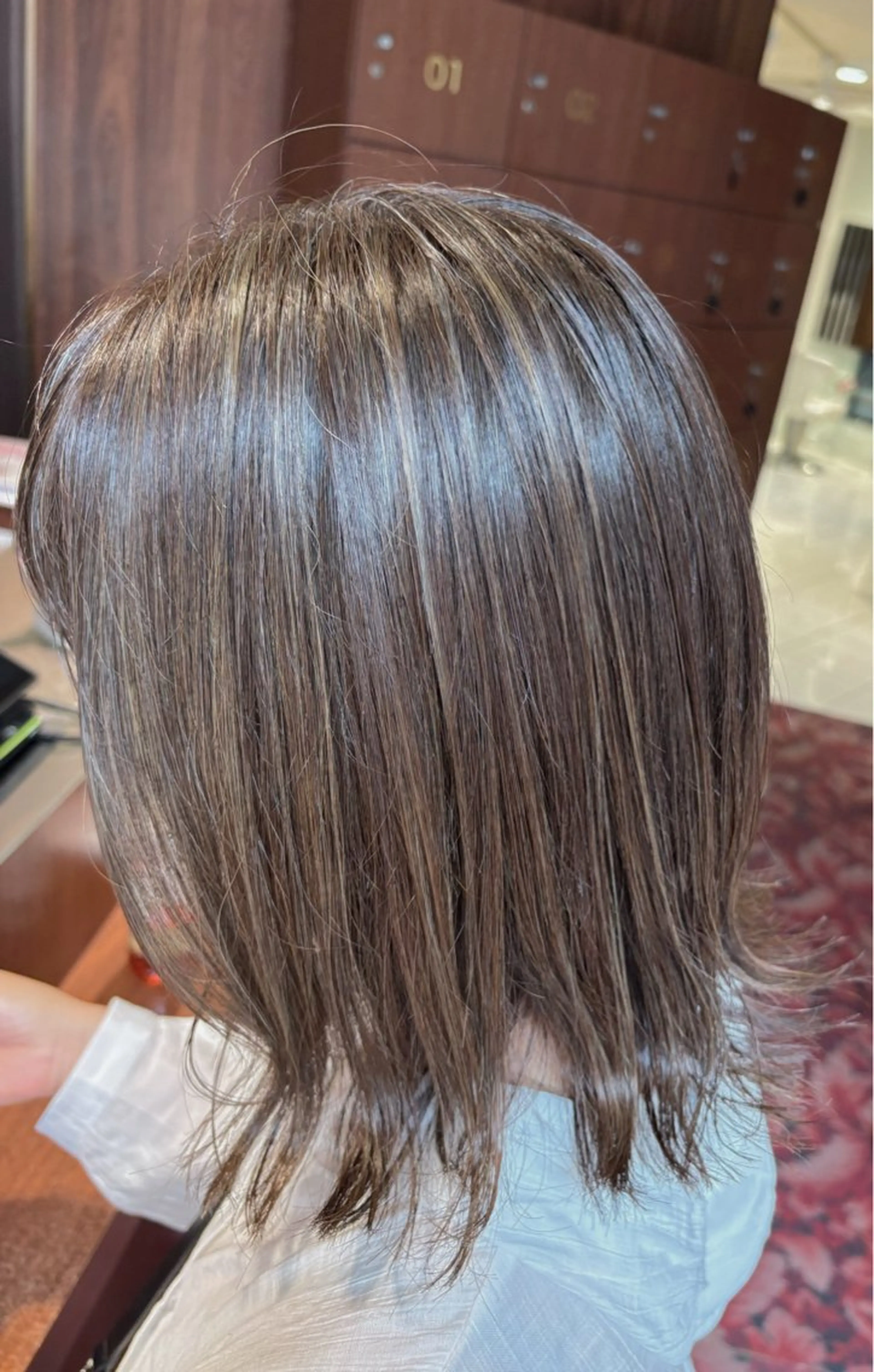 セミロング カラー ヨウコ YOKOのヘアスタイル