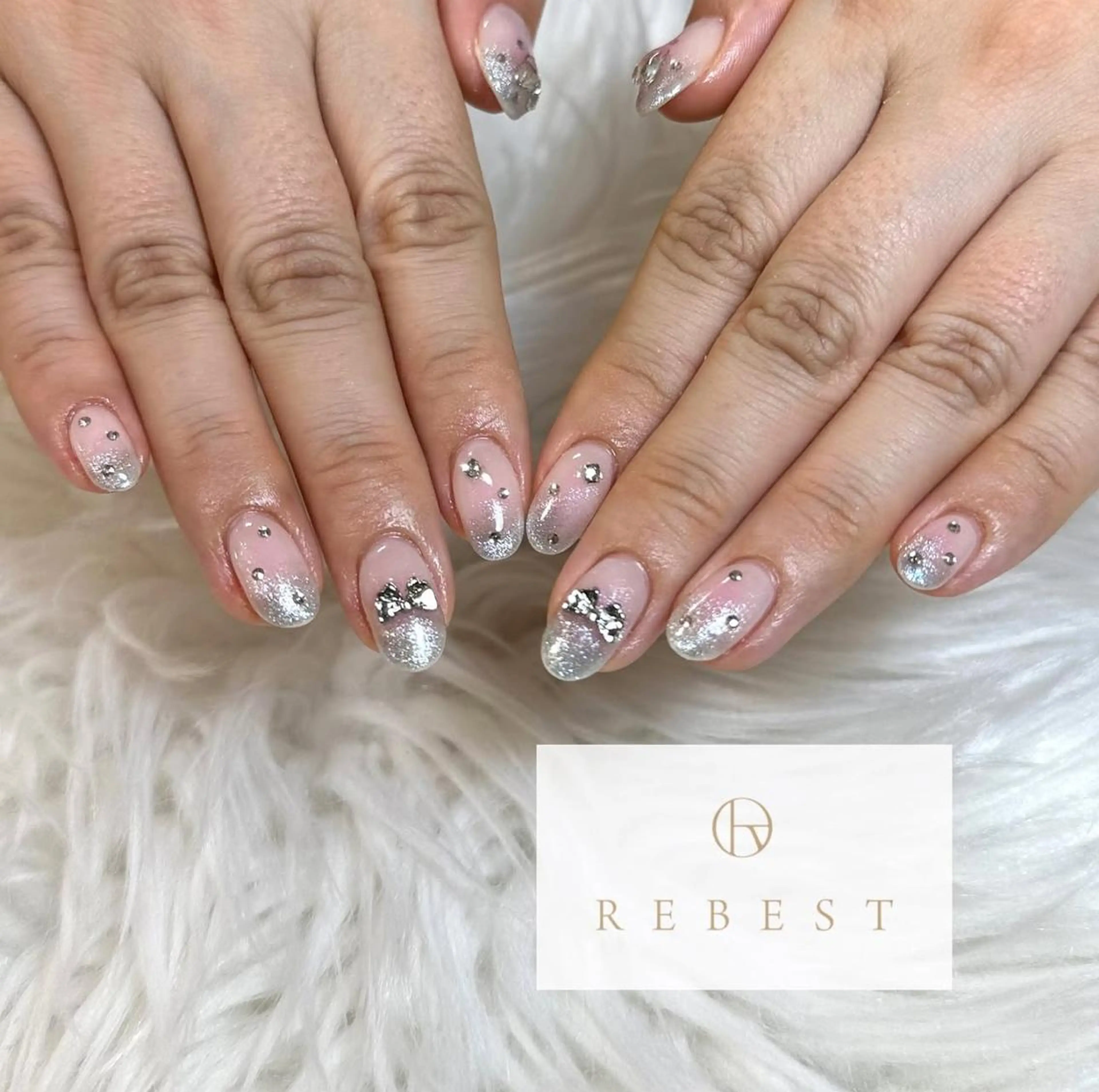 ネイル ❤️💛REBEST 付け放題Nailのネイルデザイン