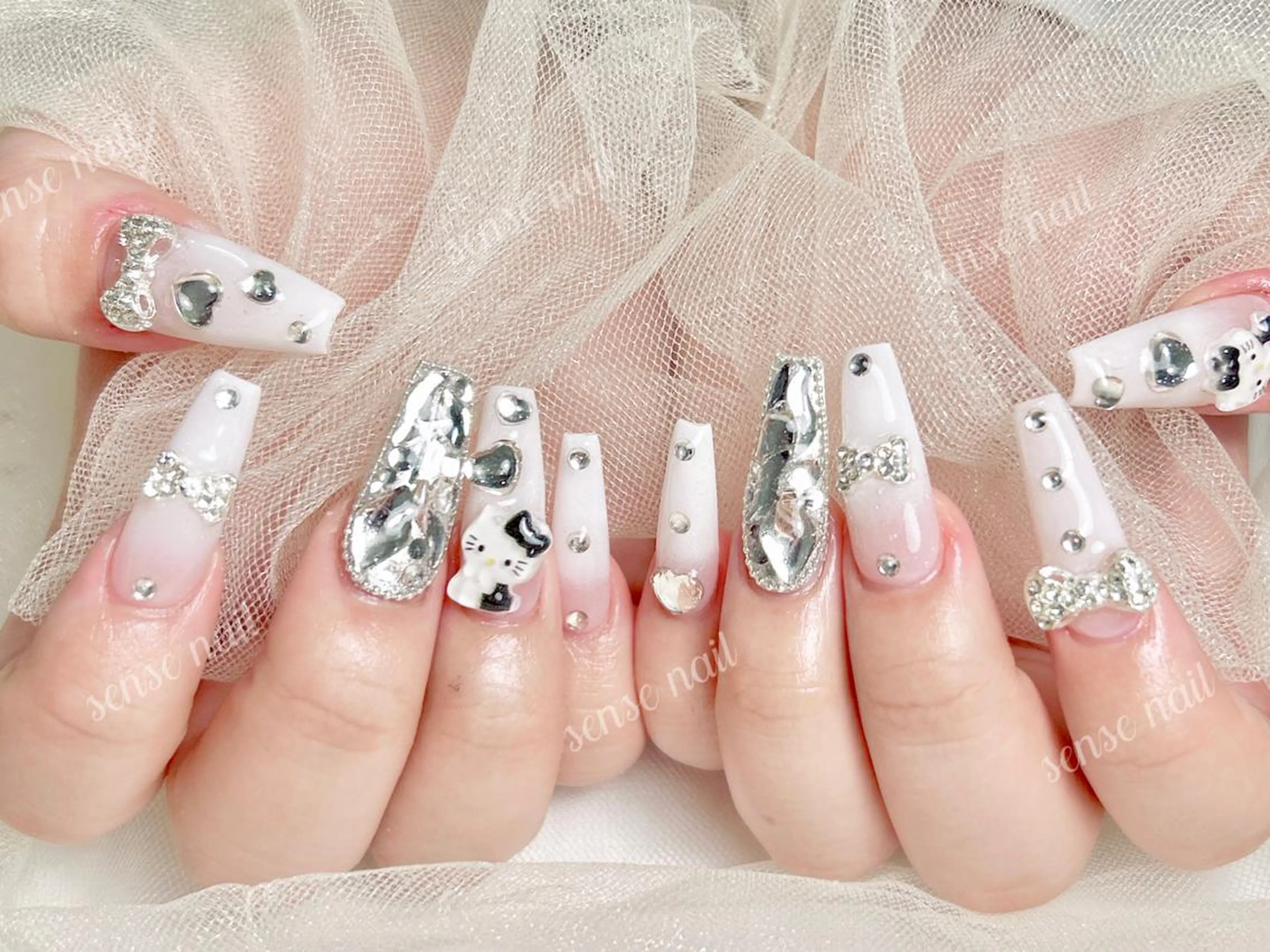 ネイル Yukiko 🌙のネイルデザイン