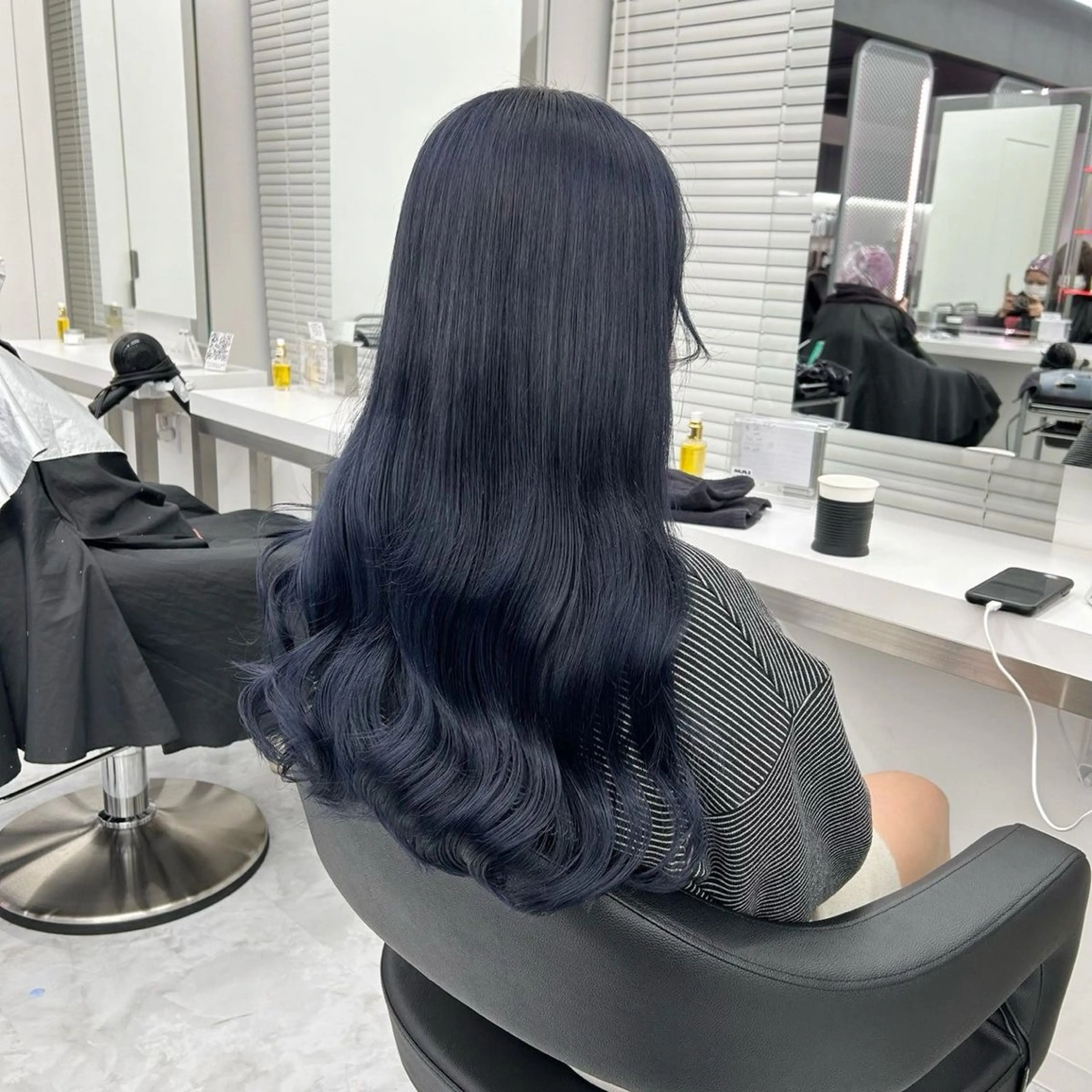 セミロング カラー ヘアアレンジ 🩵ダメージレス艶感 ハイトーン🩷のヘアスタイル