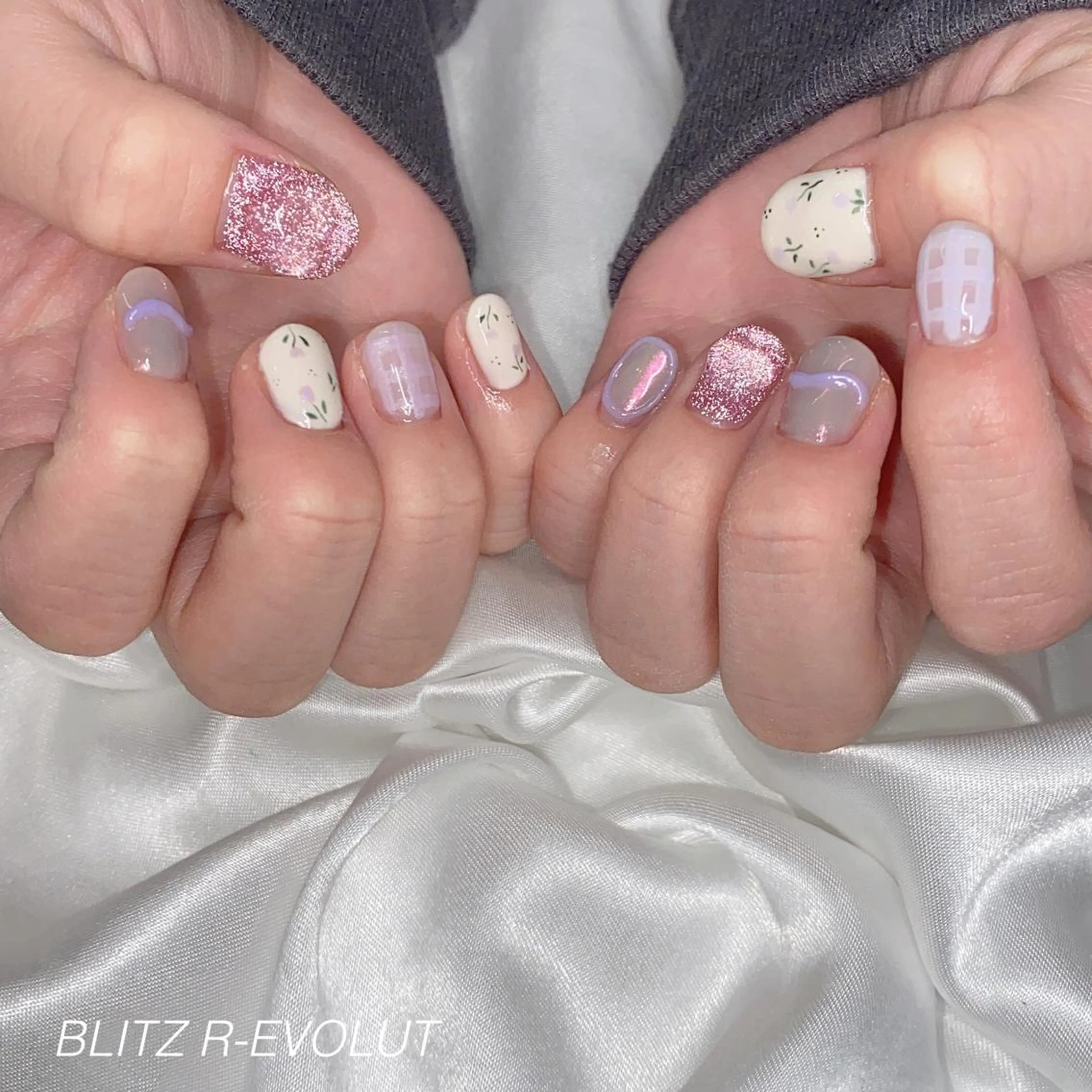 ネイル ☁️BLITZ 🎀笠原雪音🎀のネイルデザイン