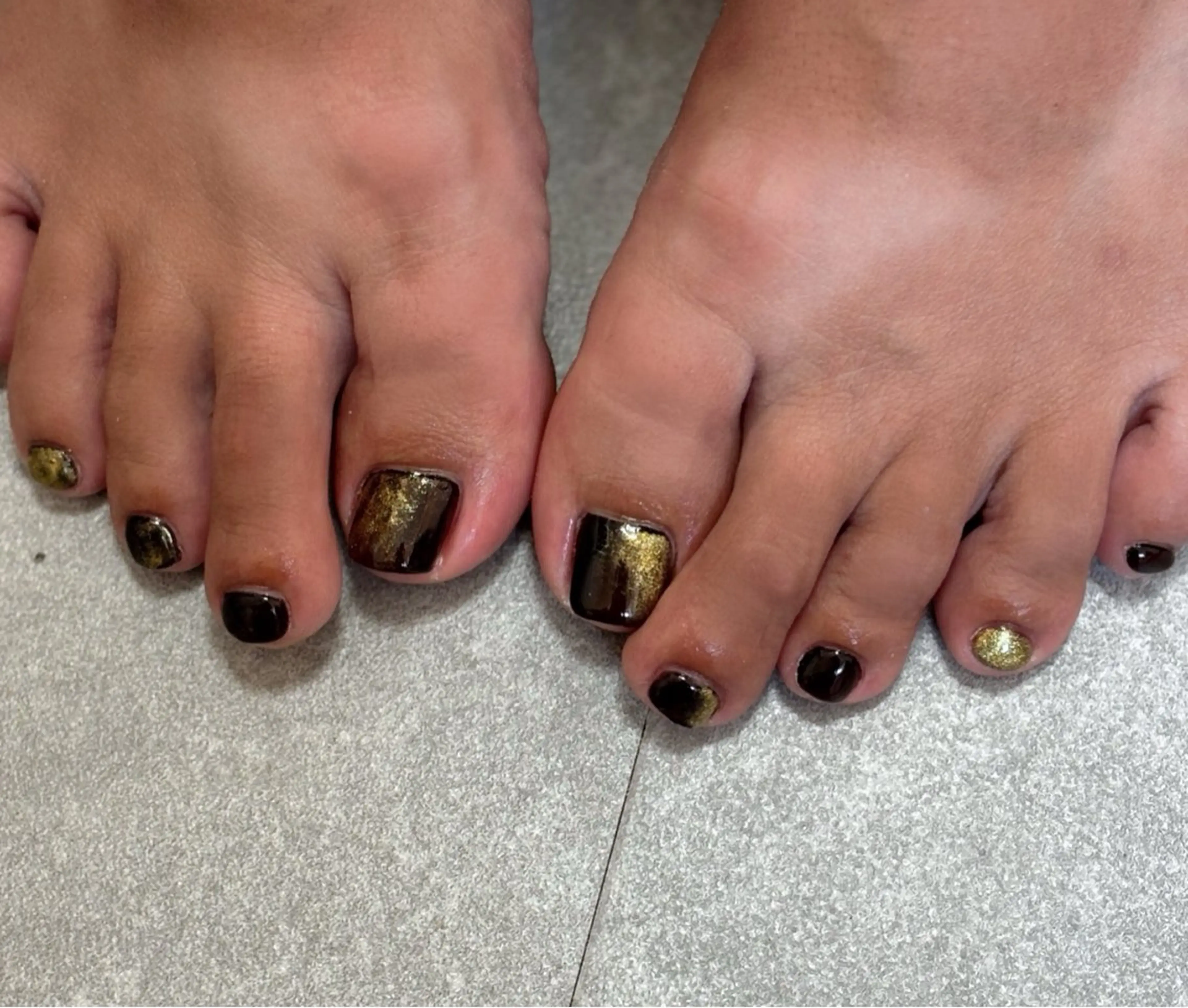 ネイル ブラウン ジェルネイル キラキラネイル マグネットネイル ニュアンスネイル フットネイル tamu nail 　金町のネイルデザイン