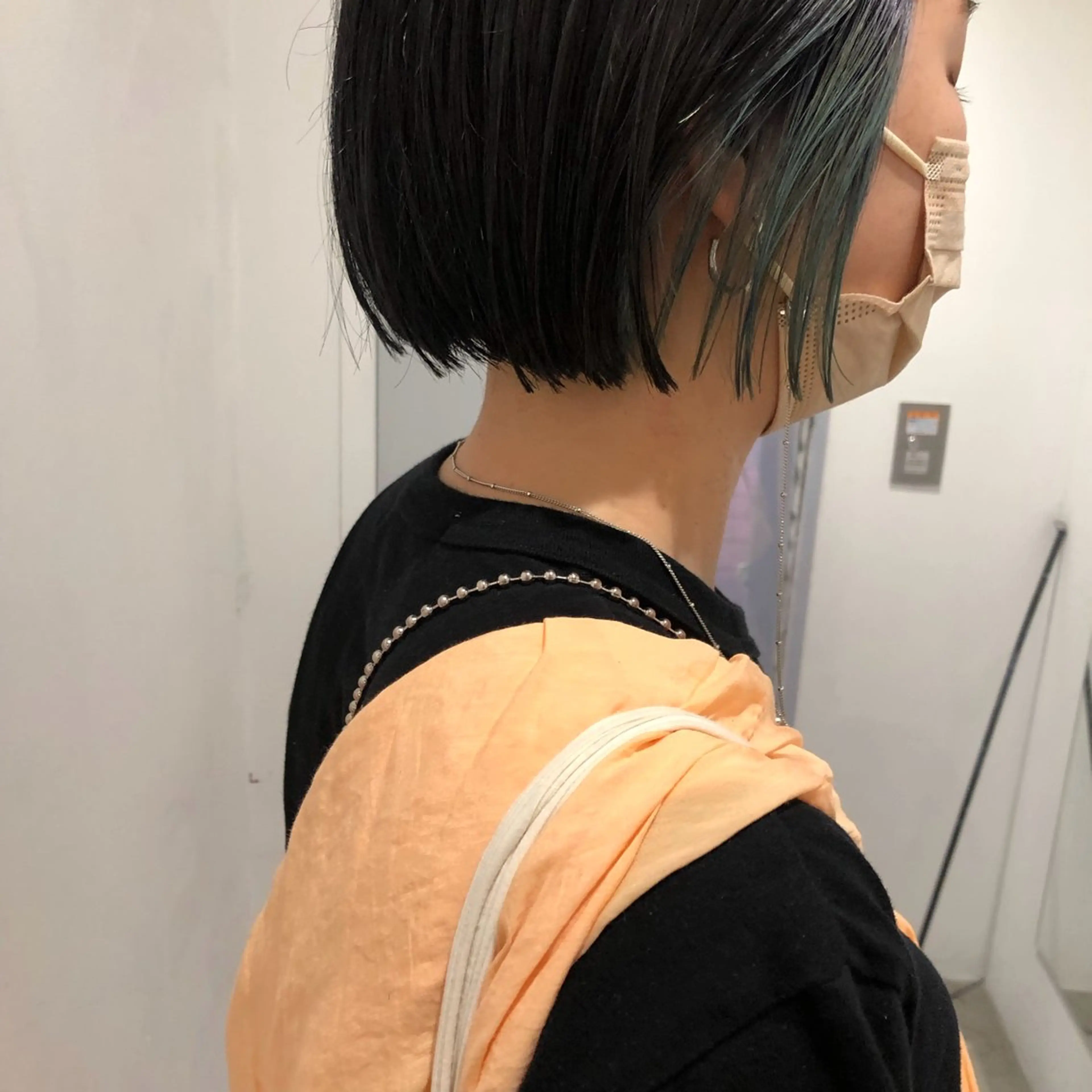 ショート カラー インナーカラー 伊藤 由季 603号室のヘアスタイル