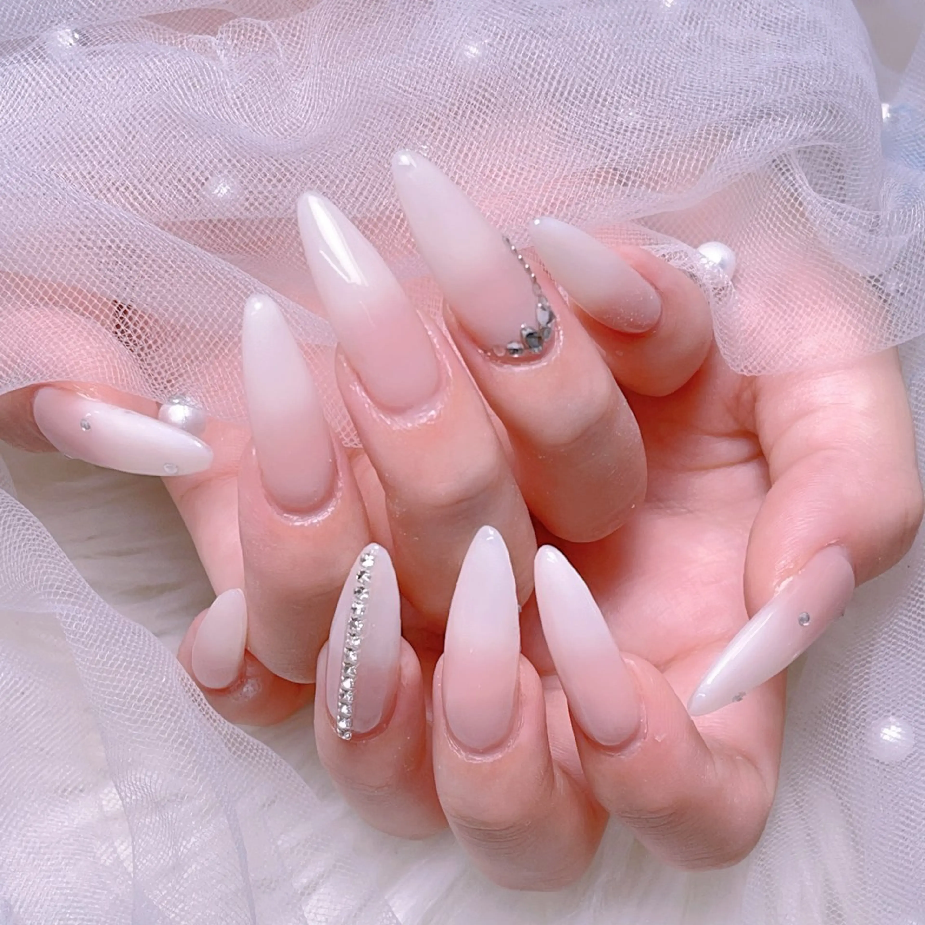 メンズ ネイル アートネイル フレンチネイル ジェルネイル キラキラネイル パラジェル Bloom スカルプ専門店のネイルデザイン