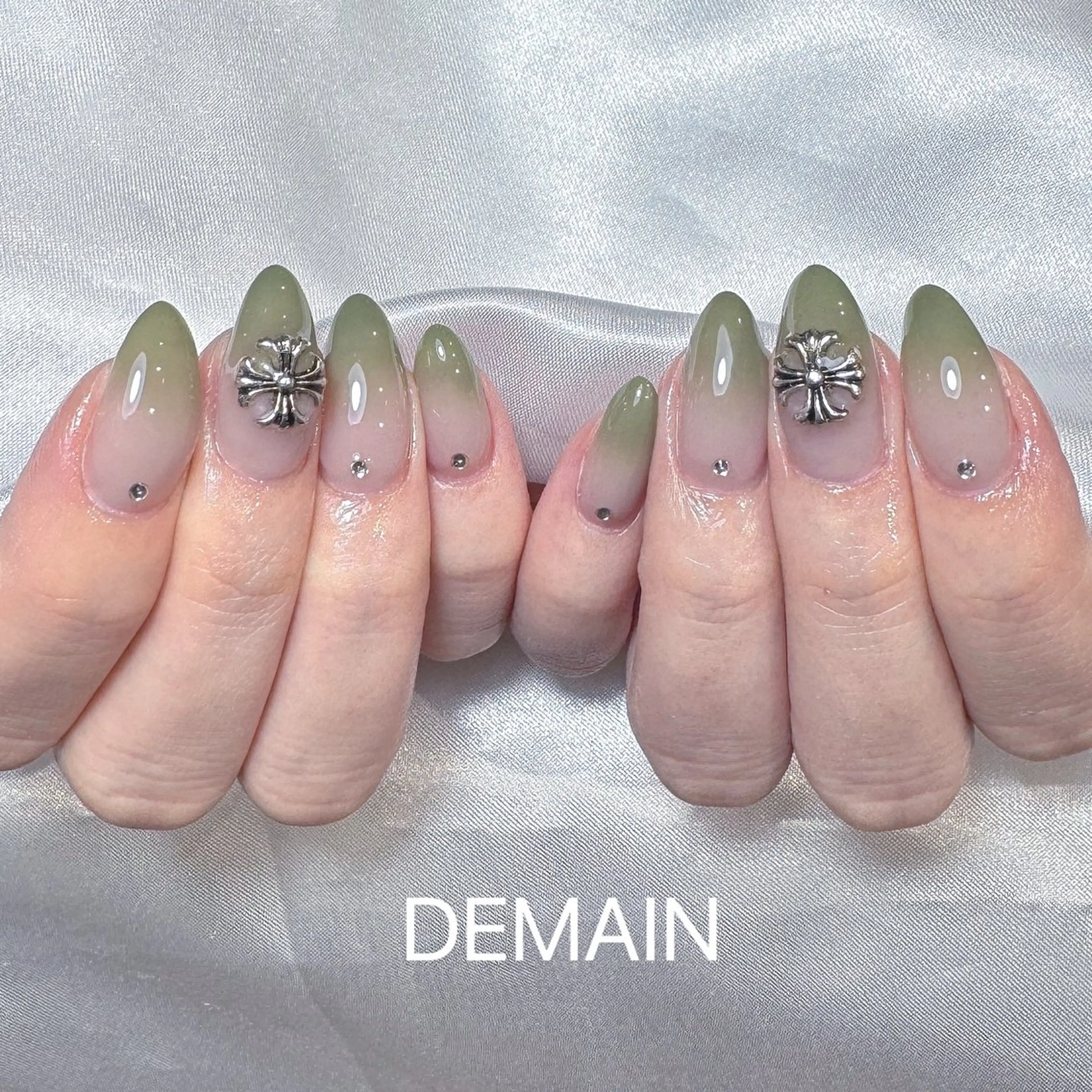 ネイル アートネイル オーロラネイル ガーリー キラキラネイル 韓国ネイル DEMAIN- 🌸のネイルデザイン