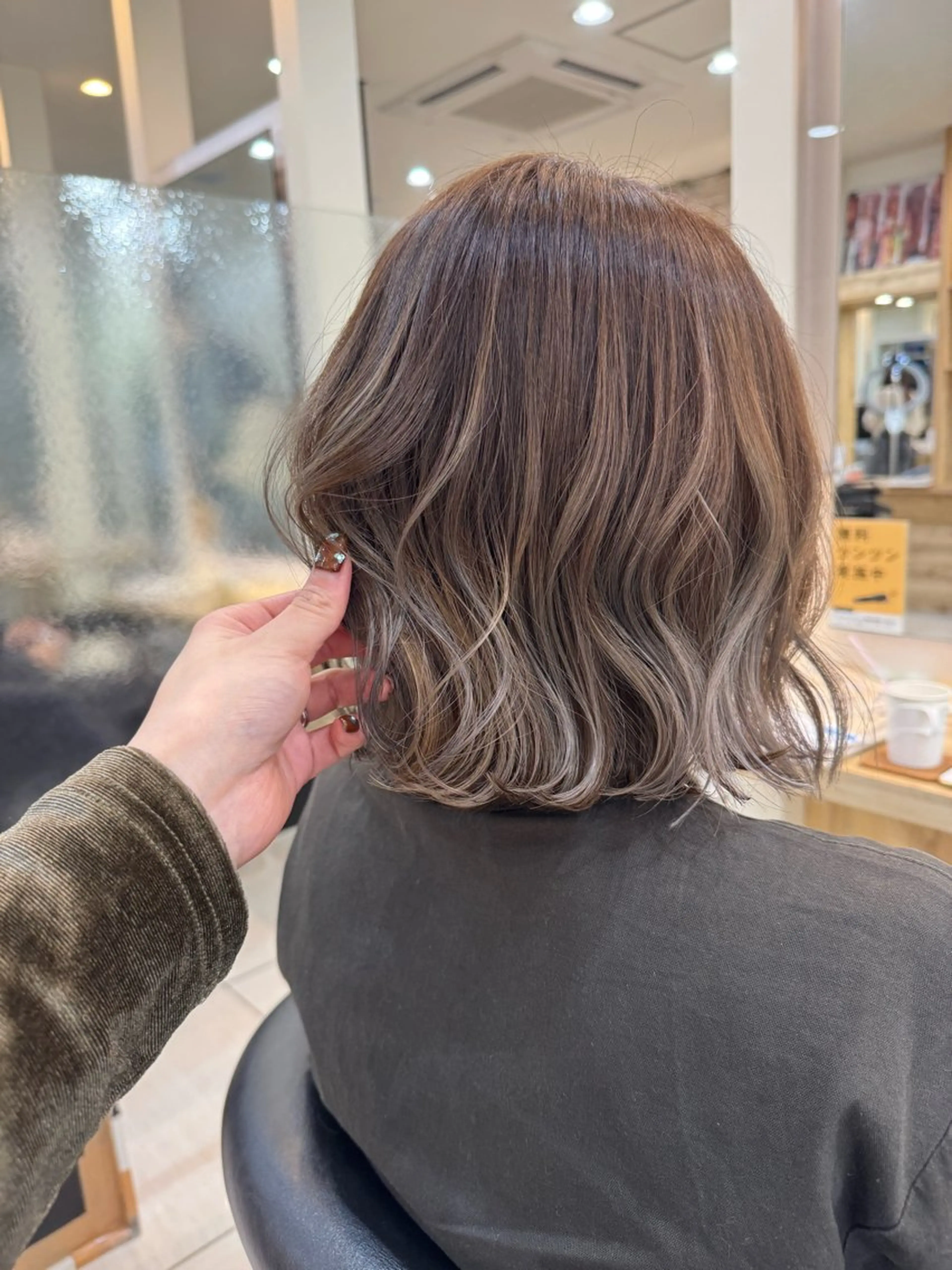 ショート カラー ブリーチ グラデーションカラー ヘアカラー Seeknext // Rukaのヘアスタイル