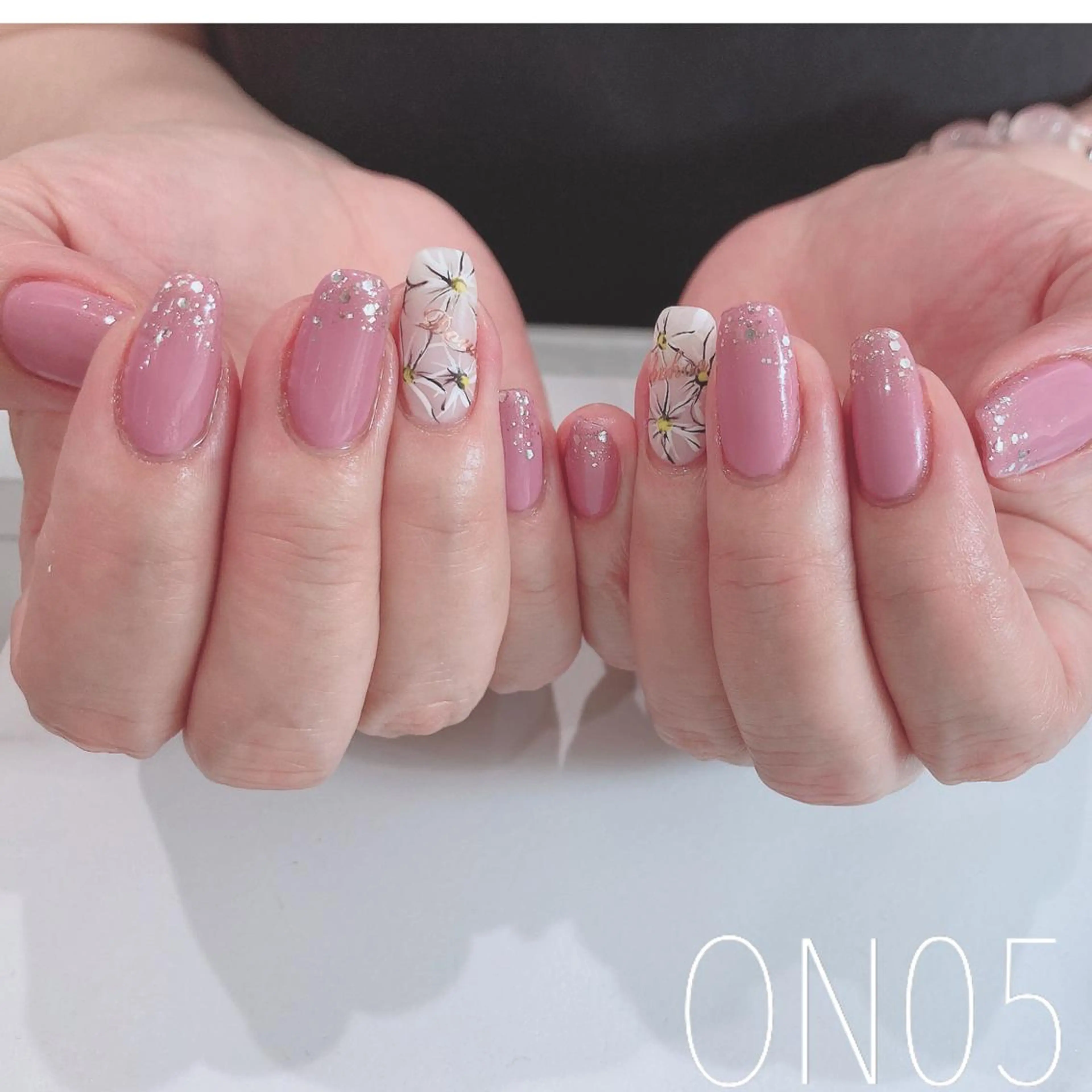 ネイル 園 寛子 （ネイリスト）のネイルデザイン