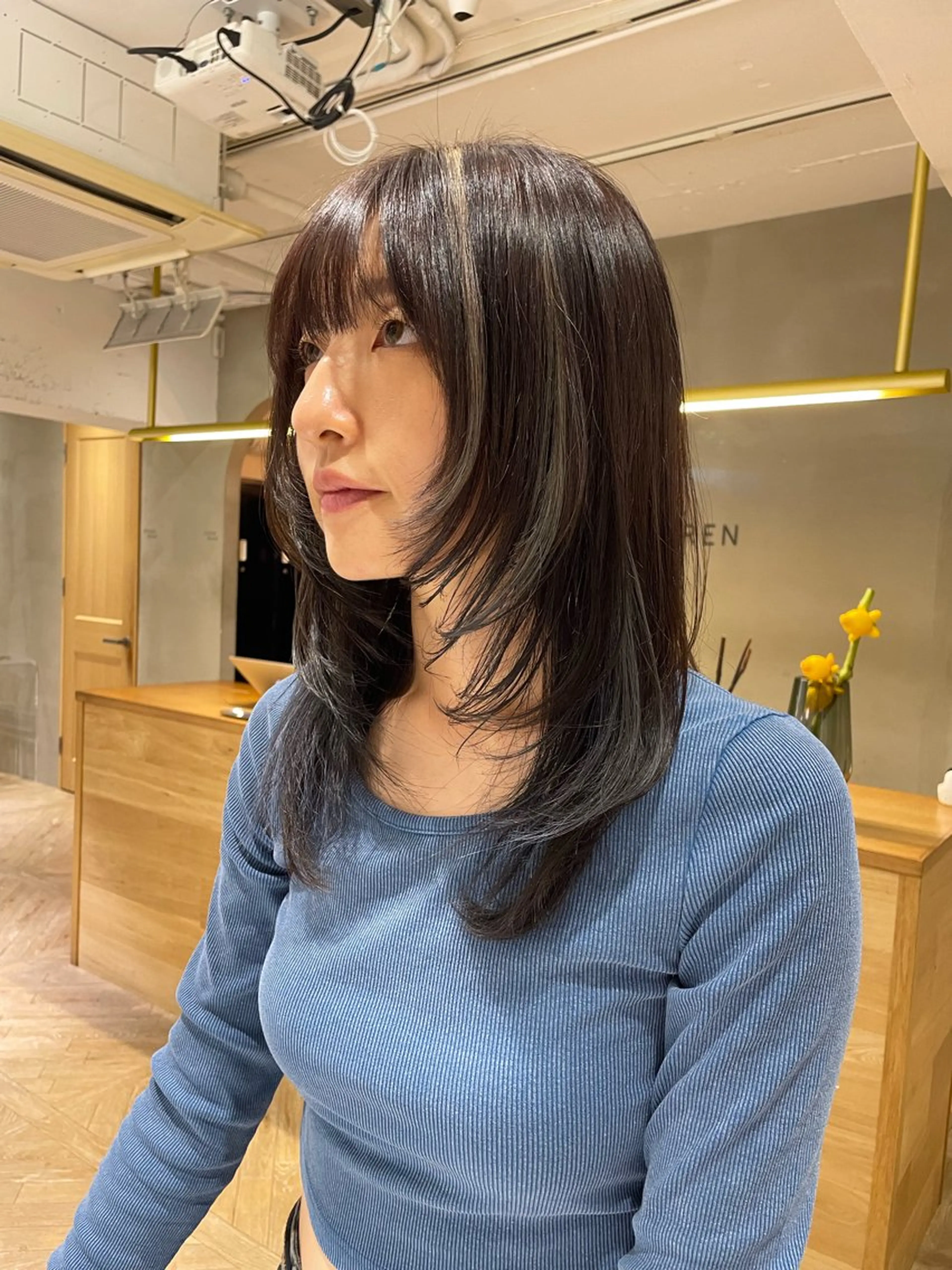 ロング アッシュ ハイライト LOREN/ miuのヘアスタイル