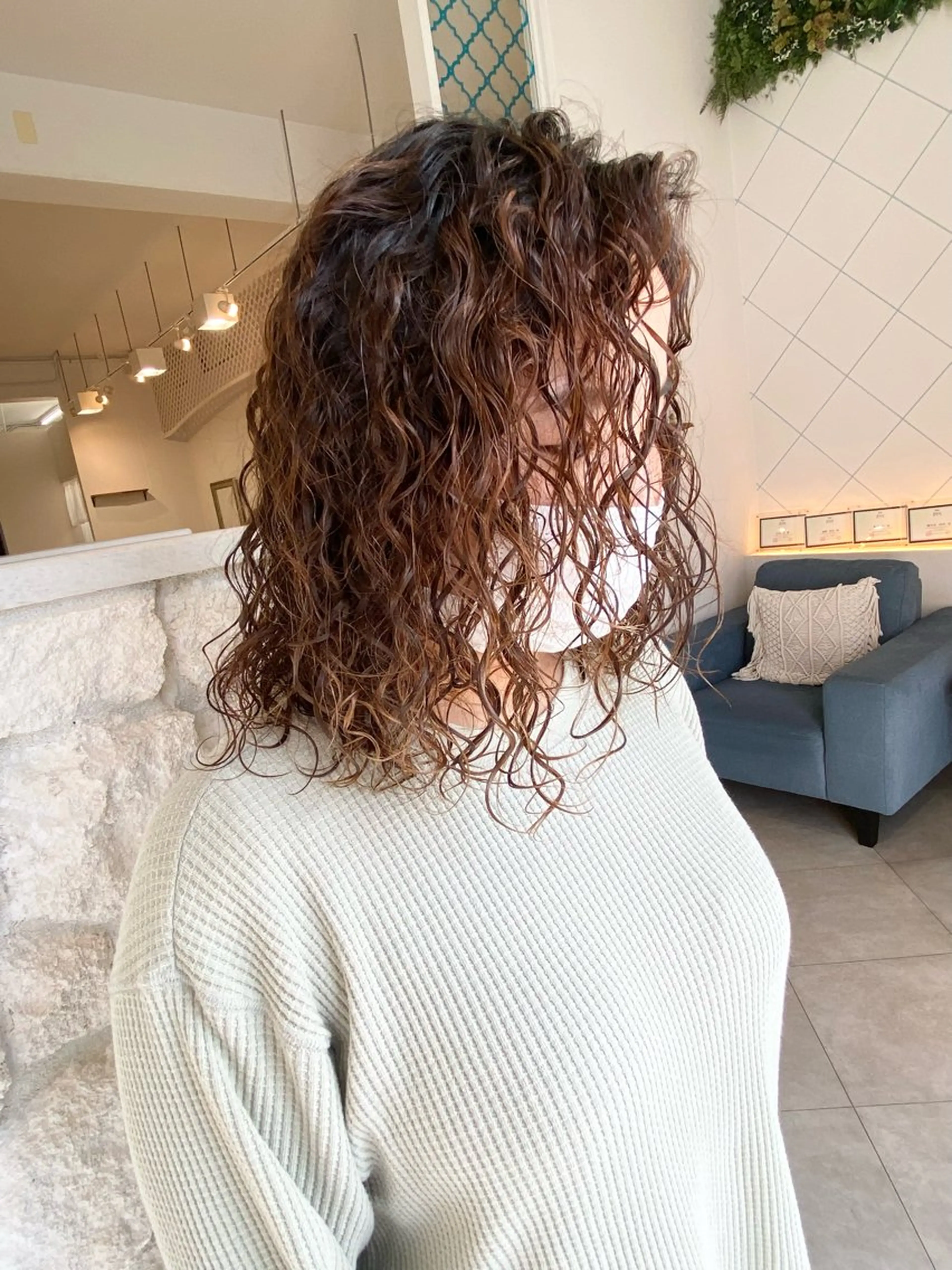 ミディアム カット パーマ AngeBay.NaHa所属・饒平名 知也のヘアスタイル