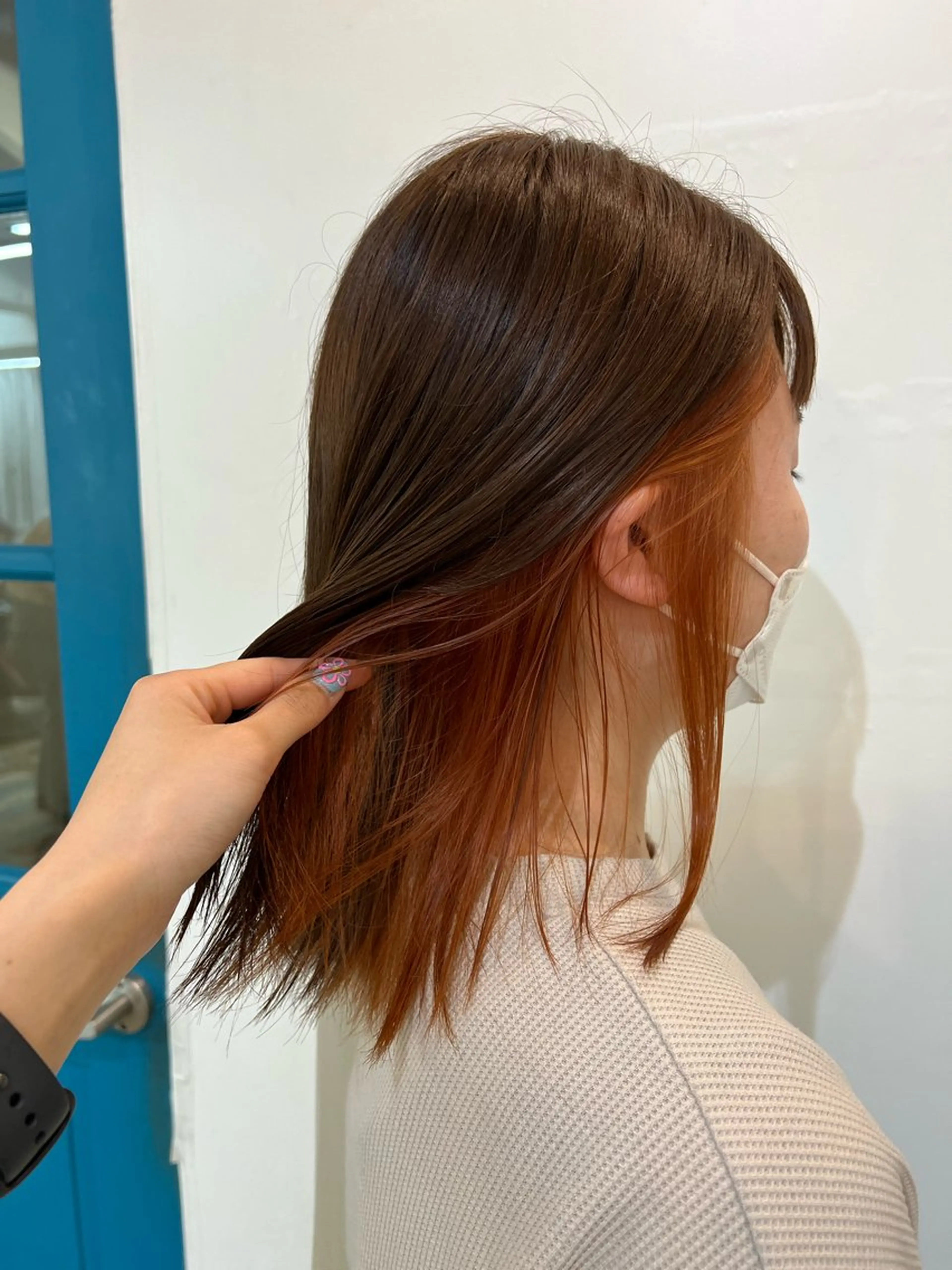 ミディアム カラー ブリーチ オレンジ カット ヘアカラー トリートメント KANA/ボブ/ インナーカラー/艶髪のヘアスタイル