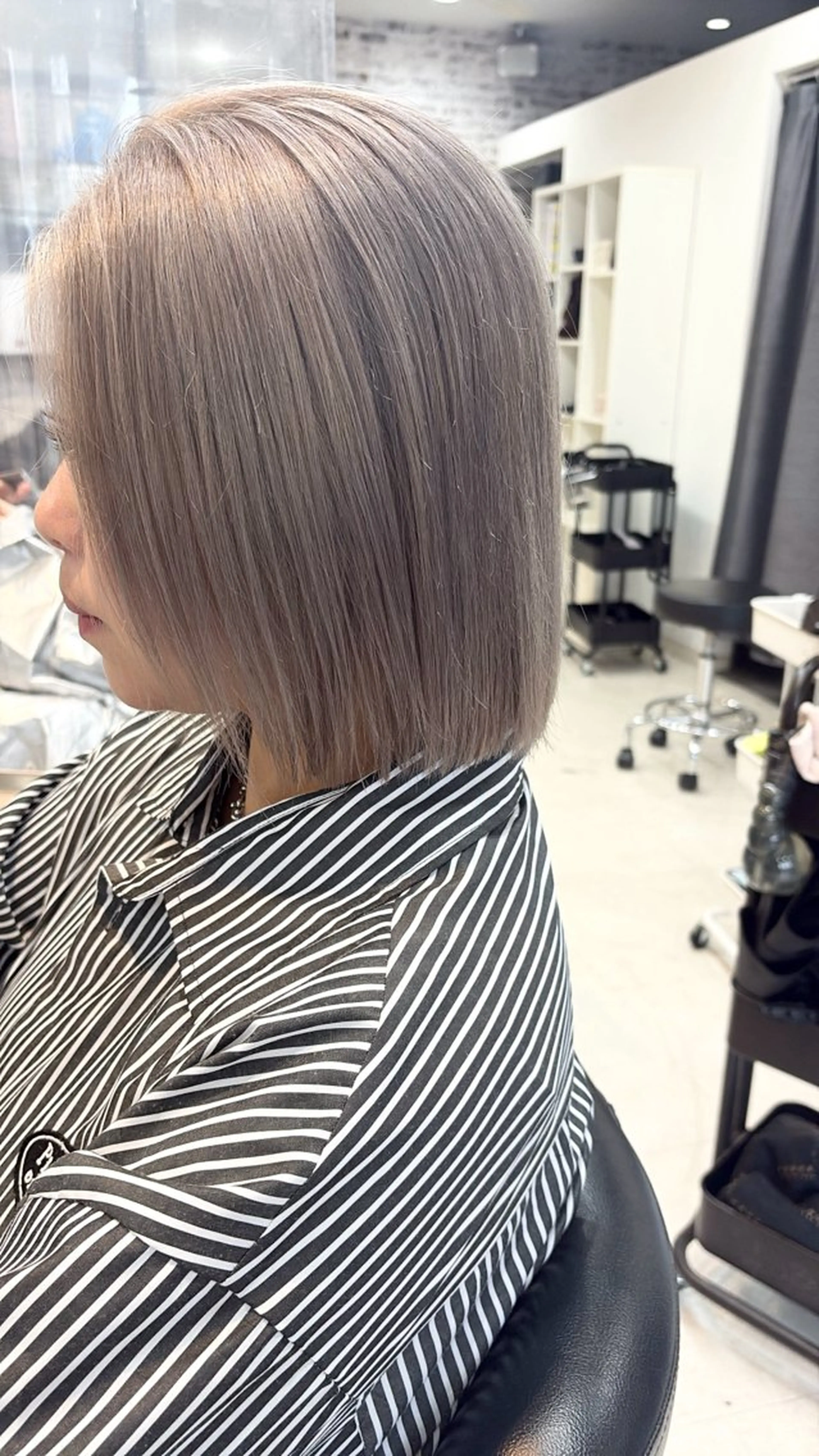 ミディアム カット ヘアカラー charm小沢 真澄のヘアスタイル