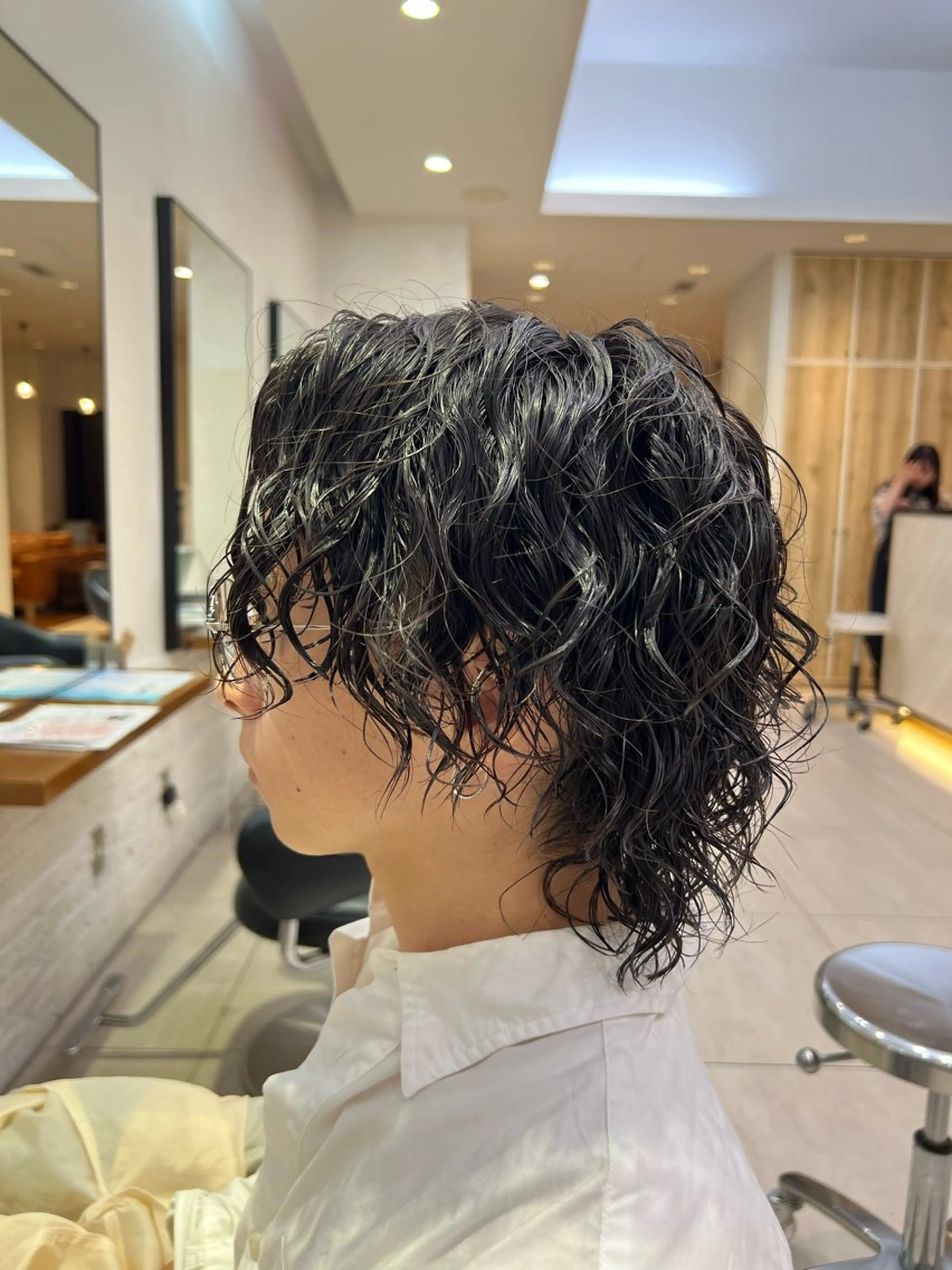 ミディアム メンズパーマ 岩成健志郎のヘアスタイル