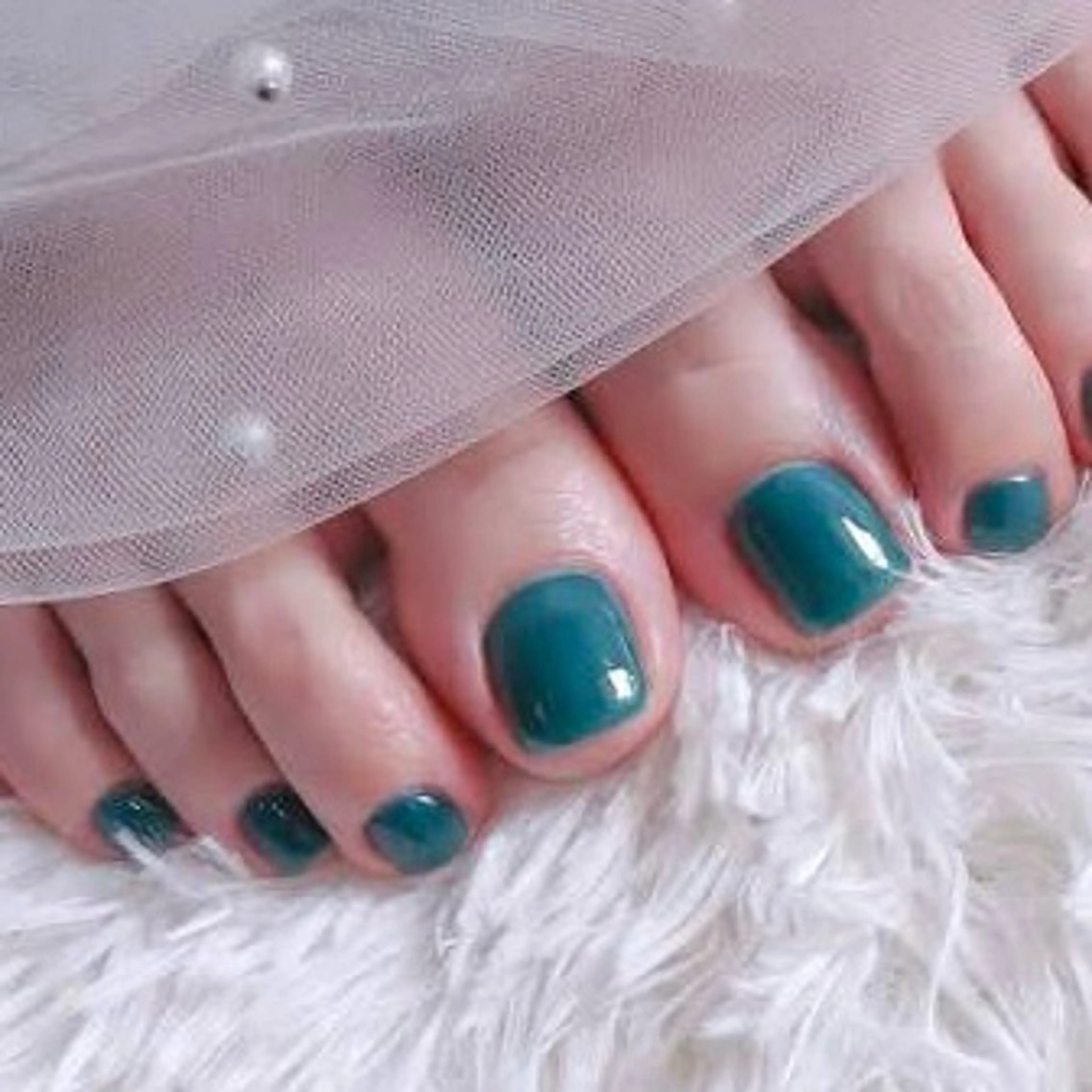 ネイル フットネイル ワンカラーネイル フットネイル gloss by KAO所属・gloss by KAOのネイルデザイン