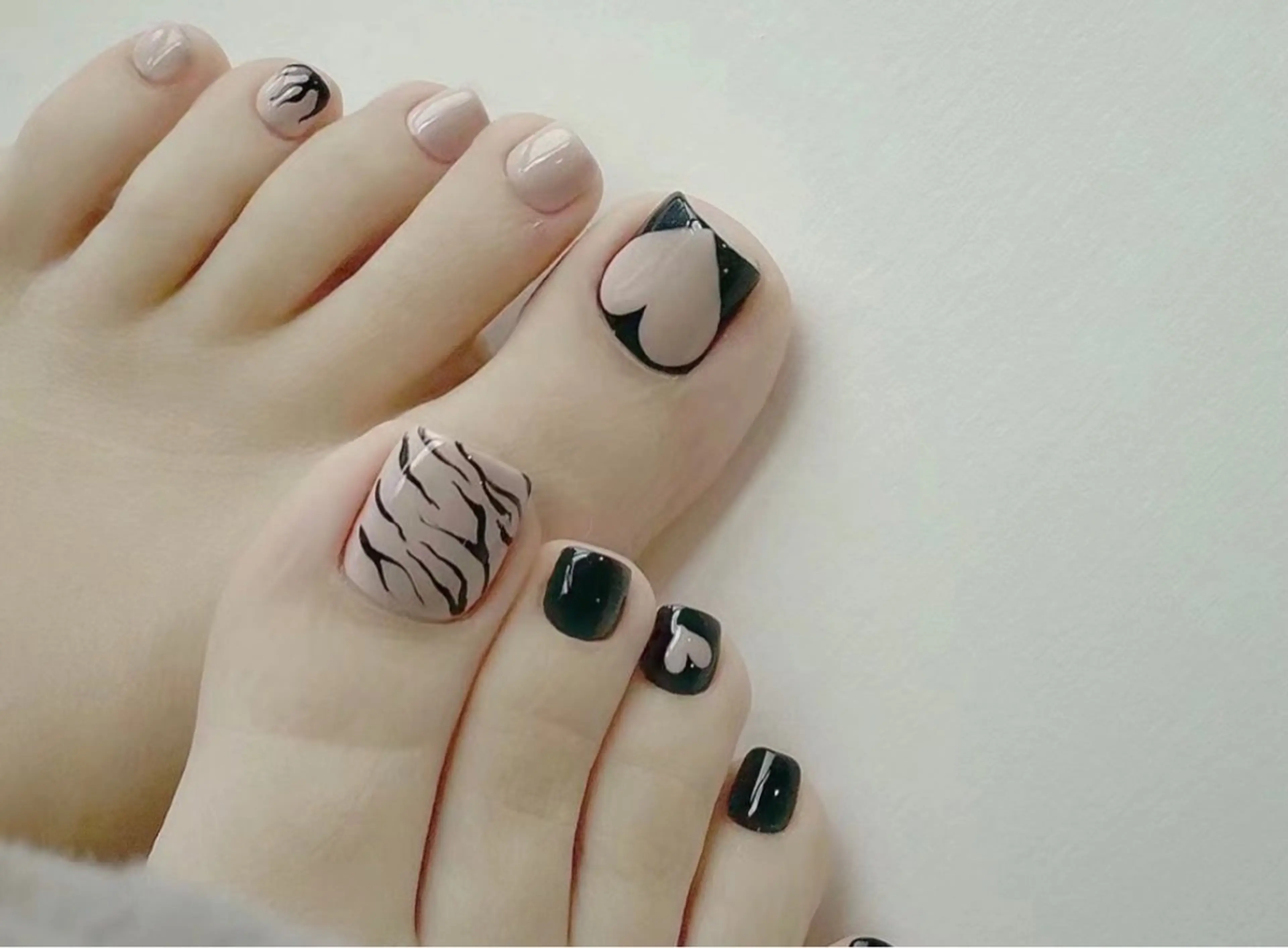 ネイル フットネイル D-BEAUTY Nailsalonのネイルデザイン