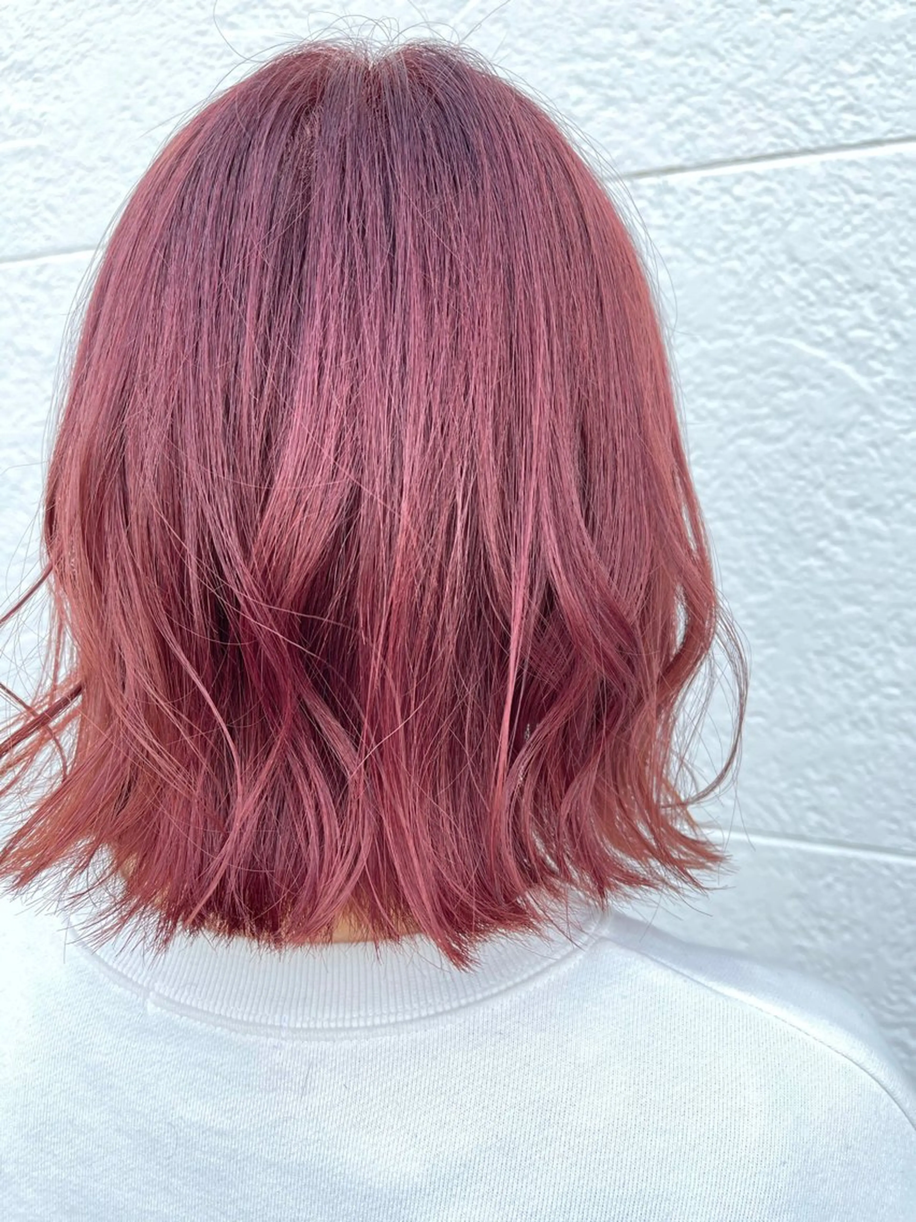 セミロング 新宅 綾乃のヘアスタイル