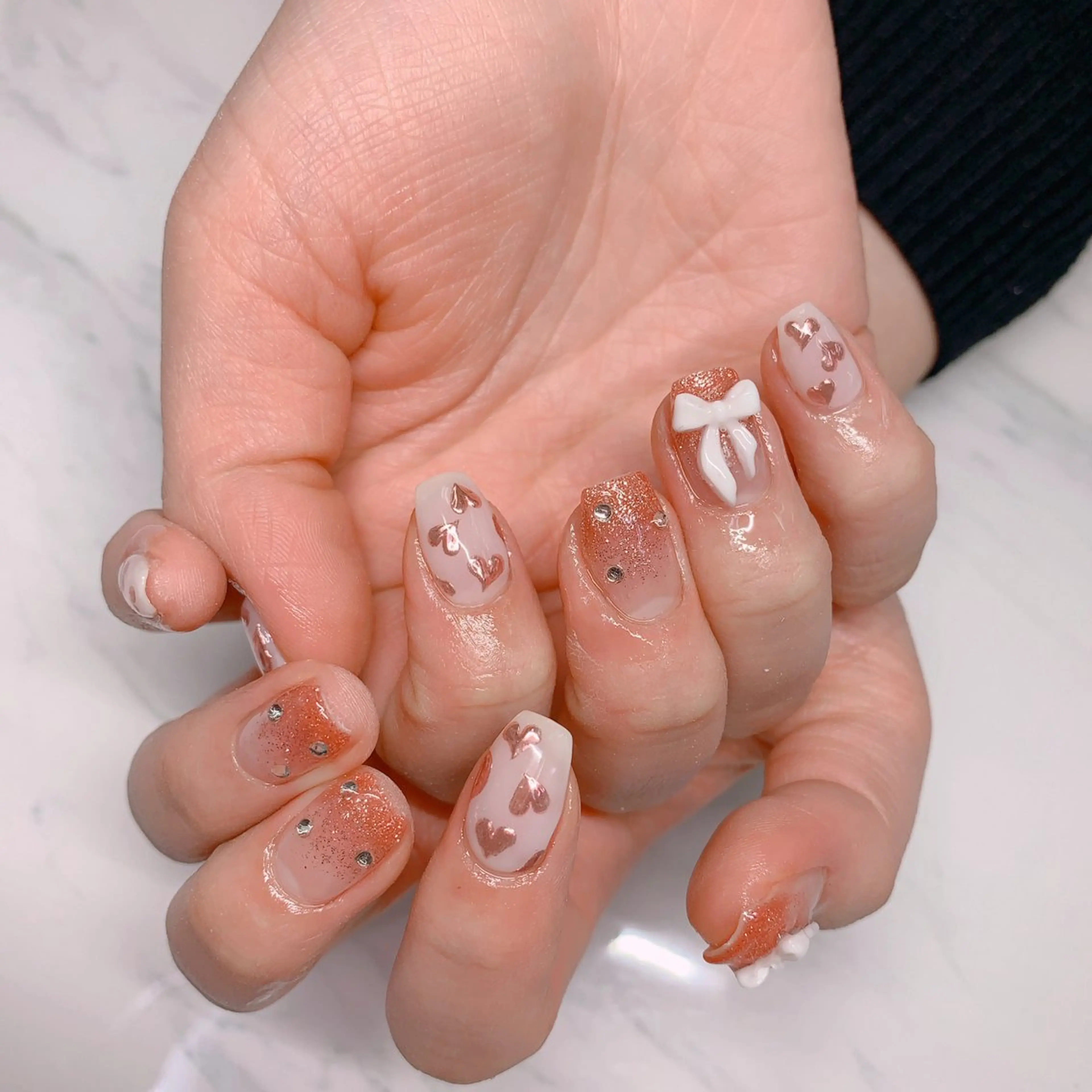 ネイル オーロラネイル 長さ出し フットネイル ジェルネイル キラキラネイル ハンドネイル インフィニティ ネイルサロンのネイルデザイン