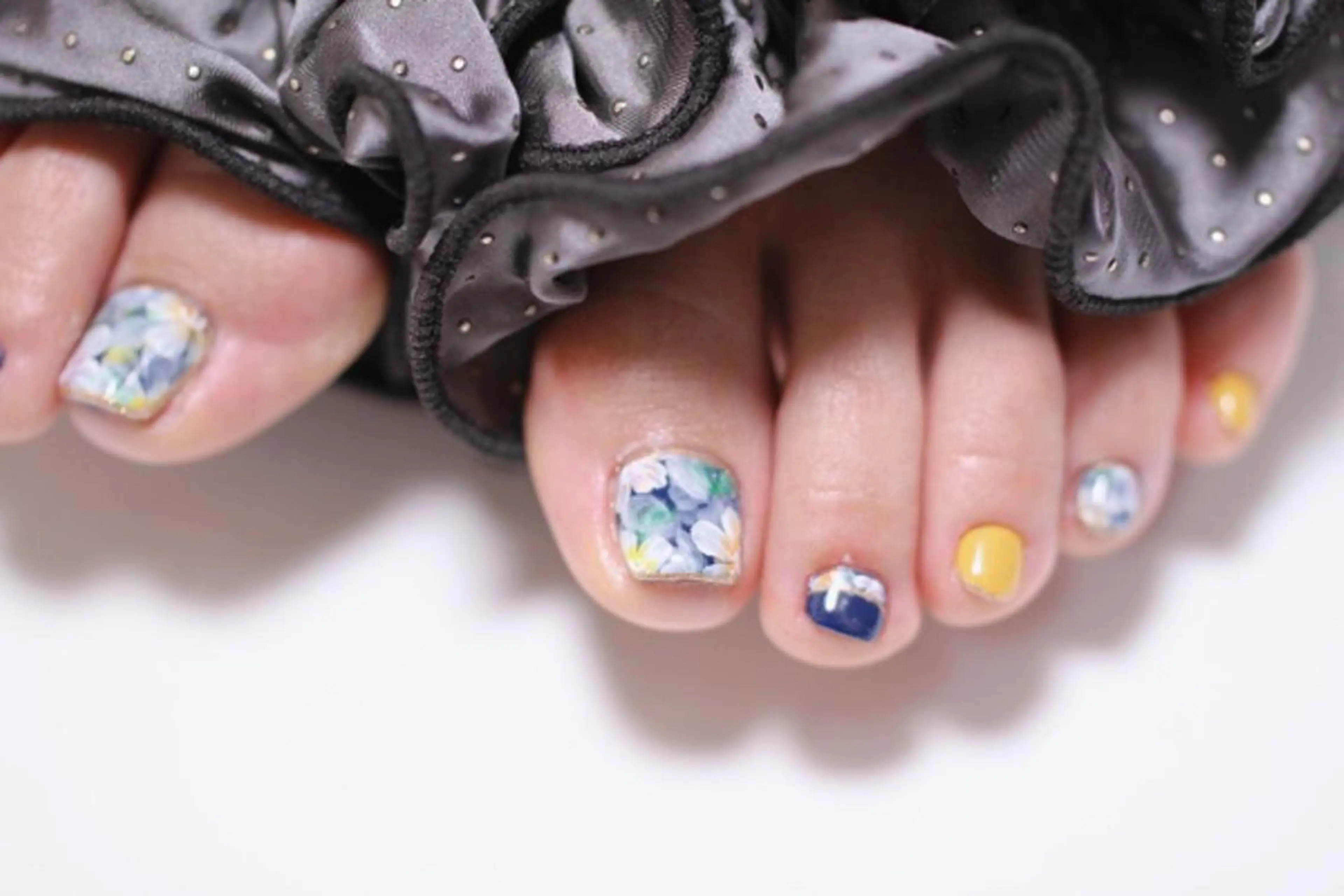 ネイル アートネイル フラワーネイル フットネイル ジェルネイル ママリンド　志村坂上店所属・しみ えんのネイルデザイン