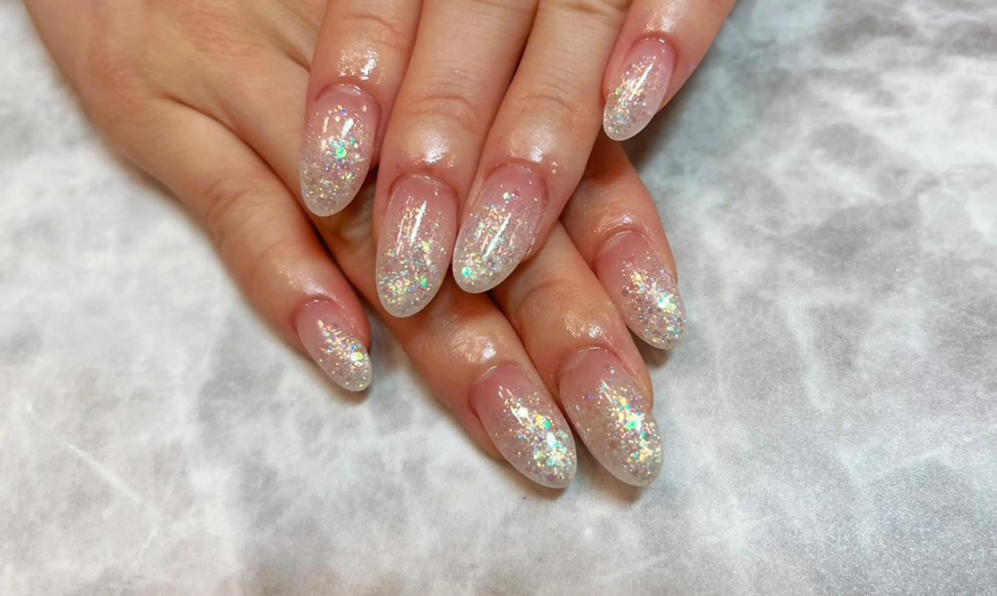 ネイル ネイルリボン 受付スタッフのネイルデザイン