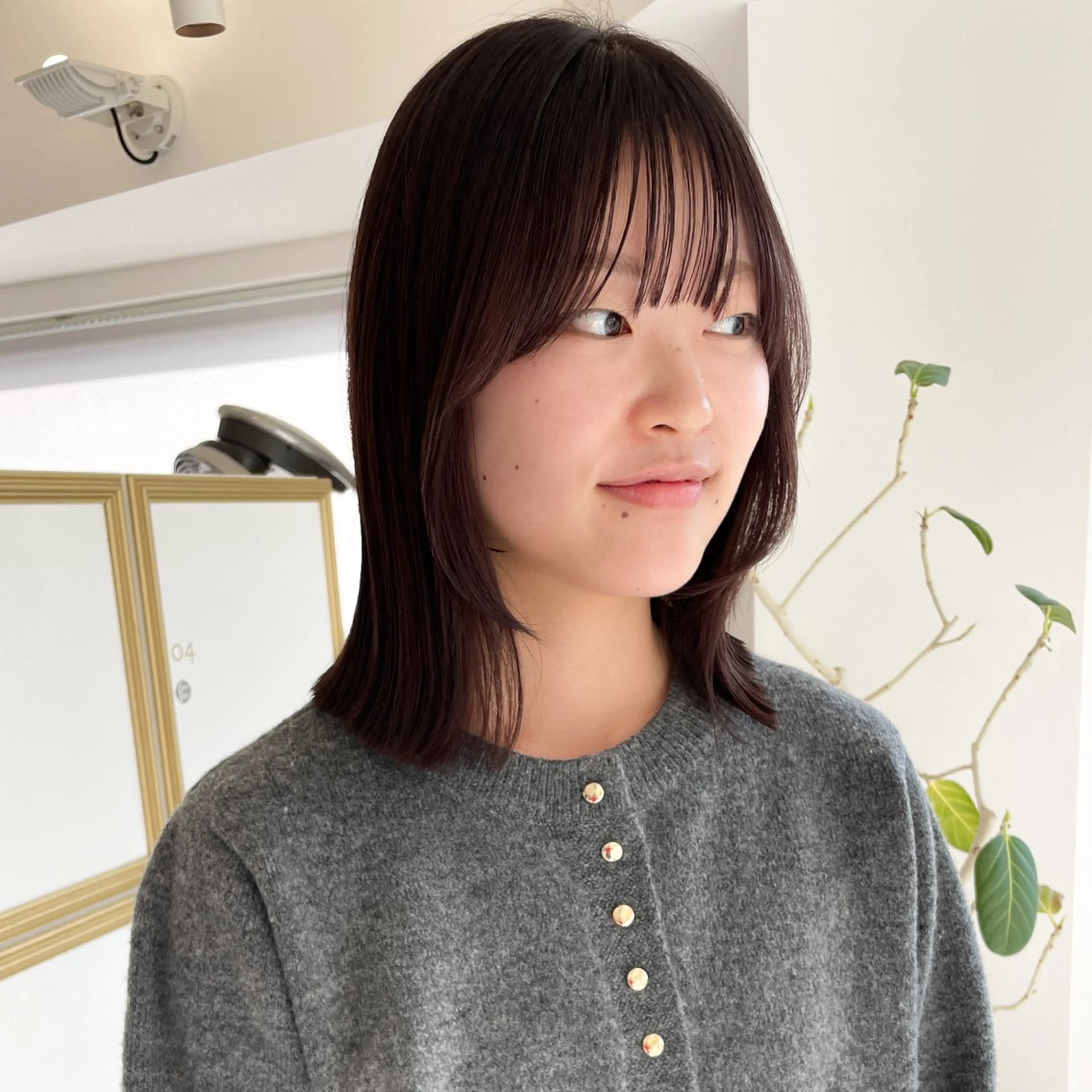 ミディアム ボブ 顔まわりレイヤー レイヤーカット カット ヘアカラー 似合わせヘア🤍 面田法子のヘアスタイル