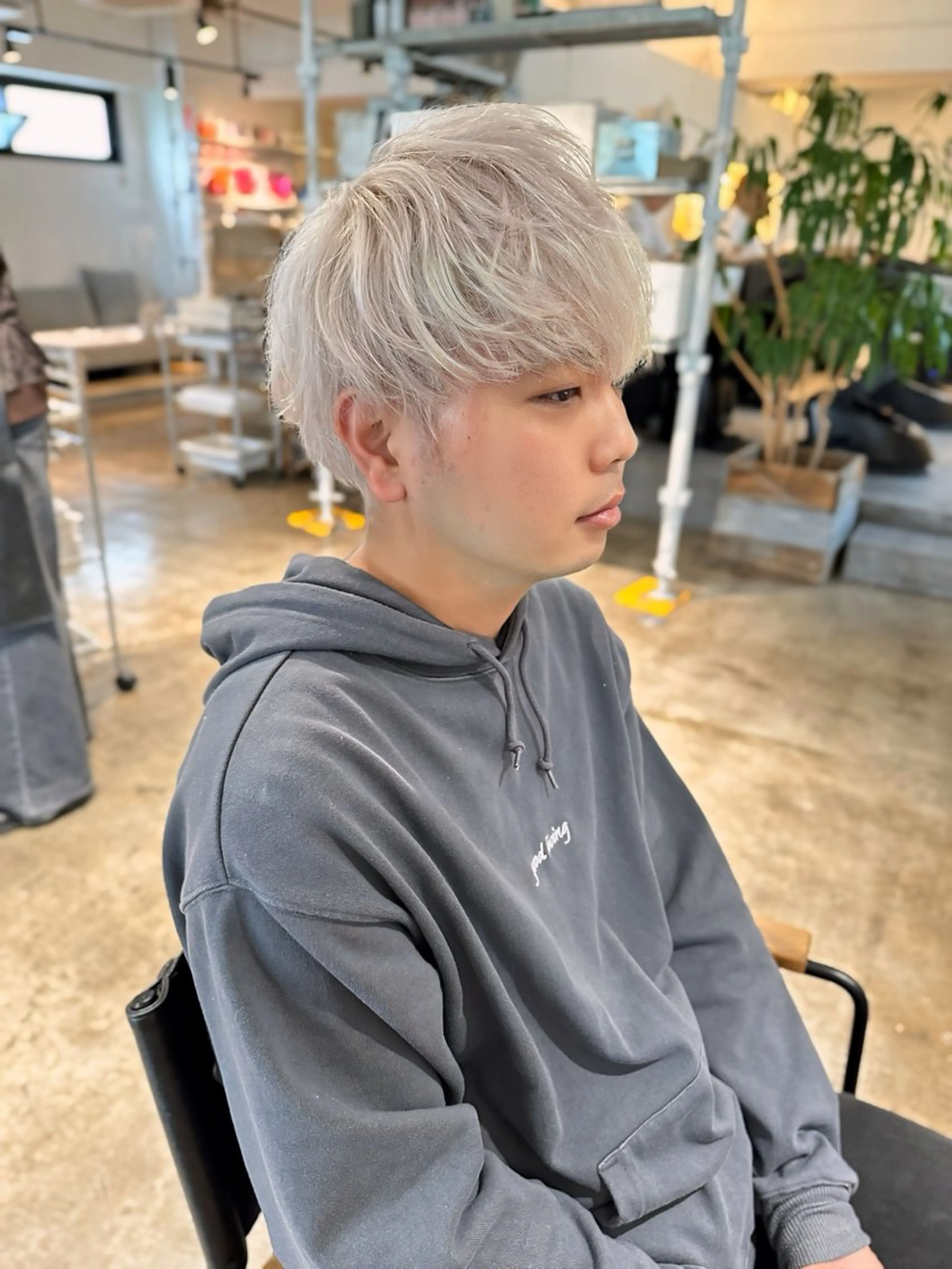 ショート カラー メンズ ヘアカラー トリートメント ヘアセット ✨艶ブリーチカラー ✨四ノ宮裕己のヘアスタイル