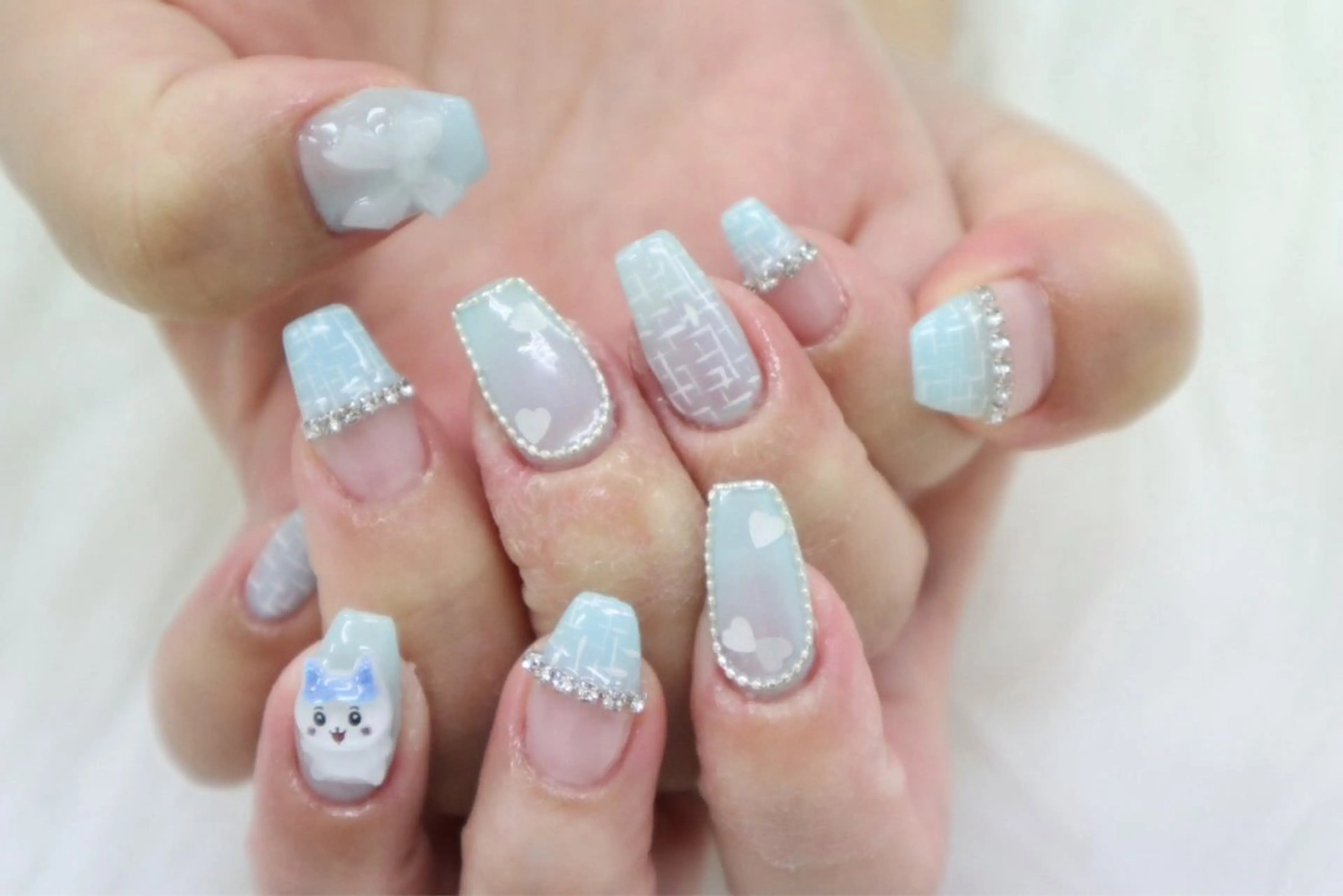 ネイル 水色 ツイードネイル ホワイト カラーズビューティサロン所属・ツノスエアヤカ ／つののネイルデザイン