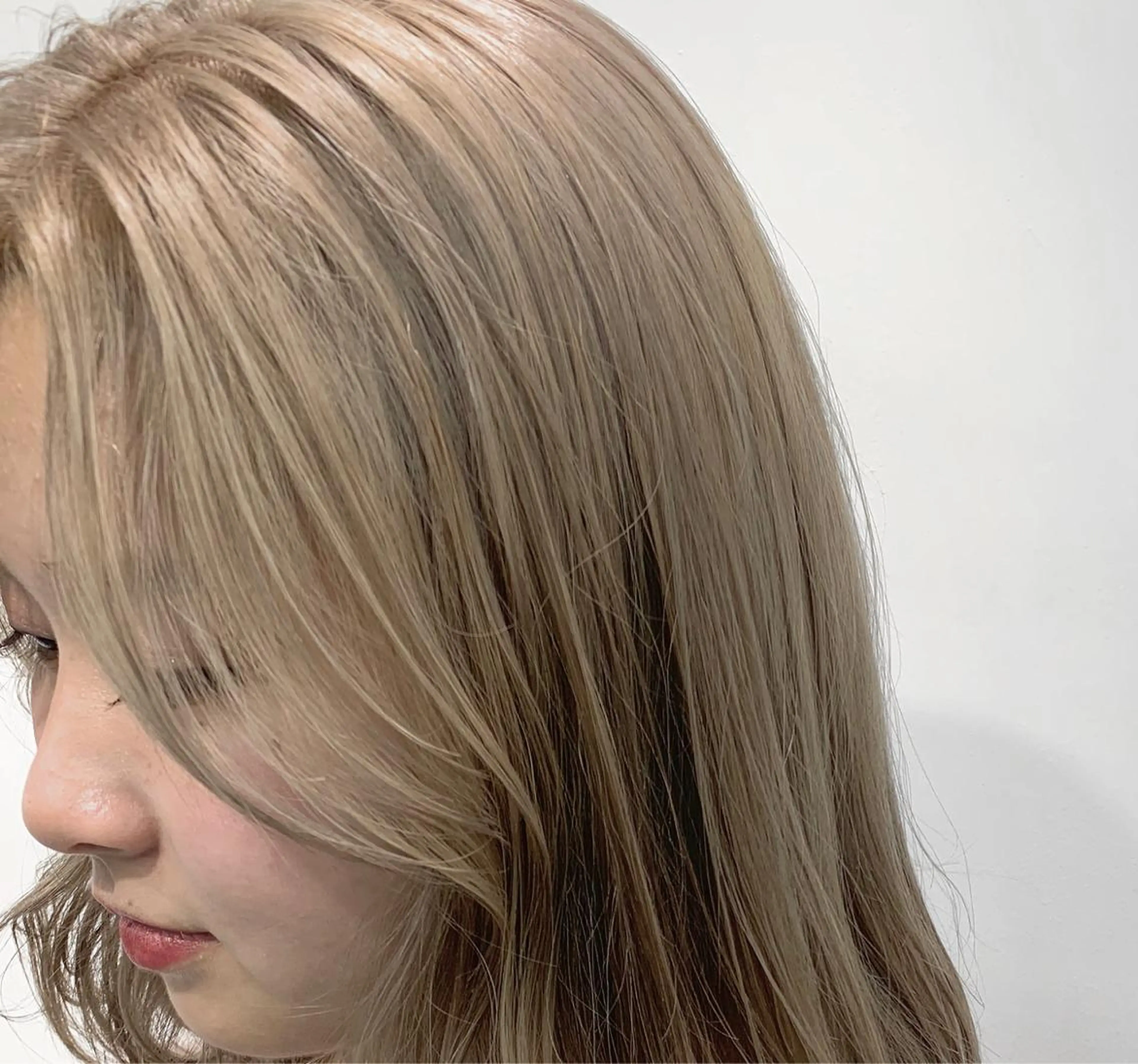 ショート カラー ☘️ブリーチ/ハイト ーン/レイヤー/のヘアスタイル