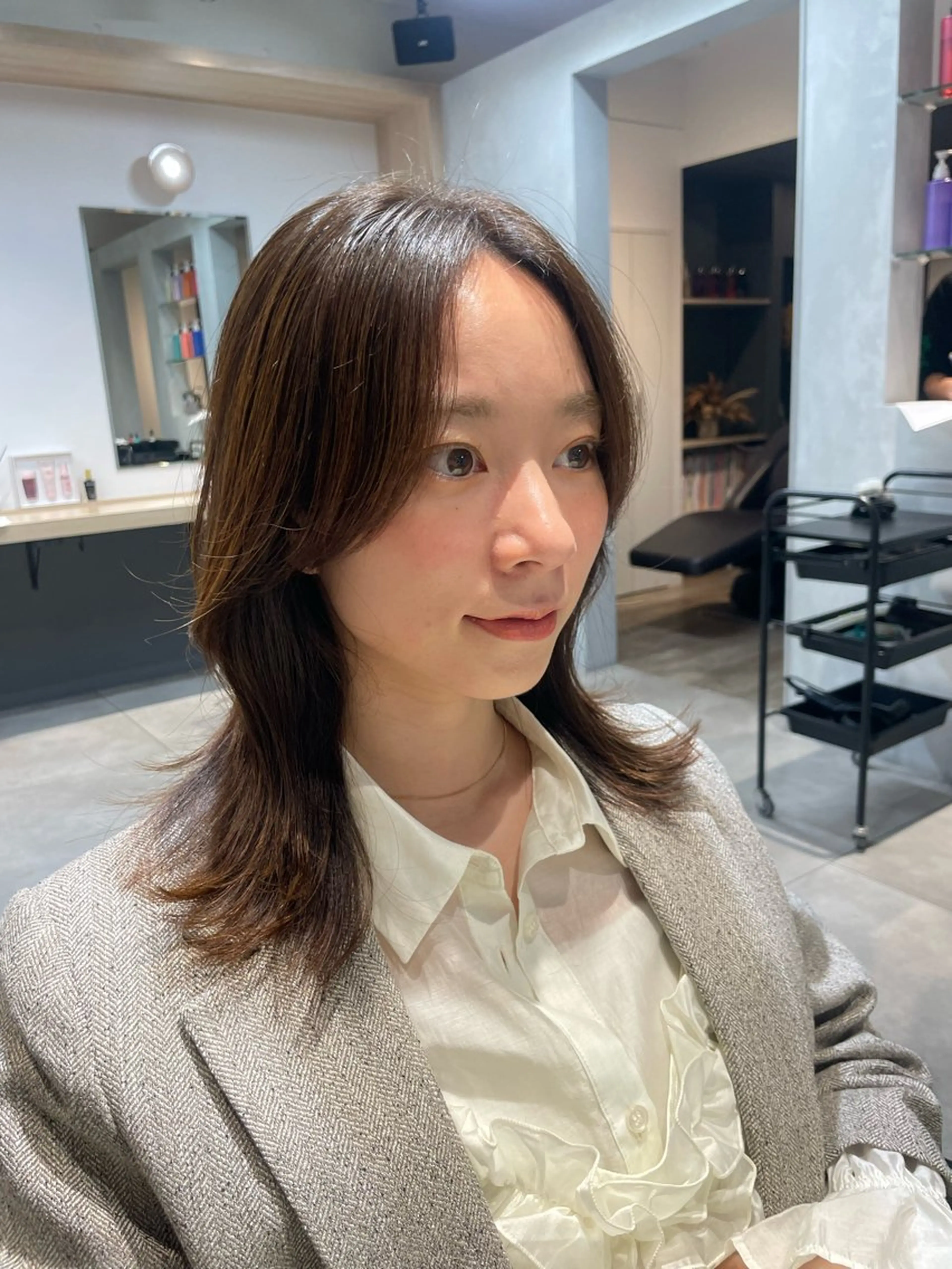 セミロング カラー パーマ ヘアアレンジ 韓国風ヘア レイヤーカット カット トリートメント ヘッドスパ ヘアセット SHEA.学芸大学所属・一箭 恵梧/ロングヘアのヘアスタイル