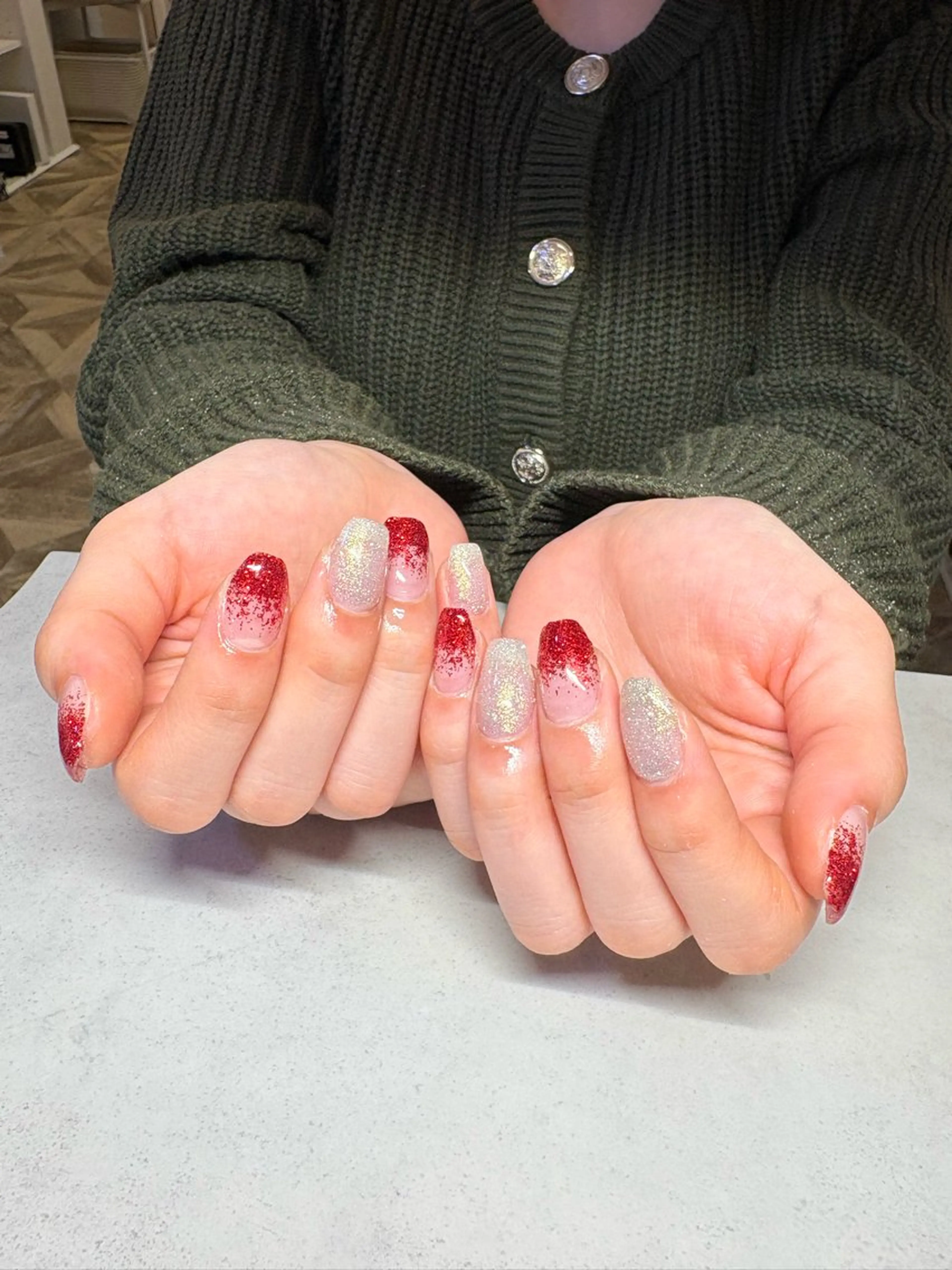 ネイル ハンドネイル 三輪 彩美春のネイルデザイン