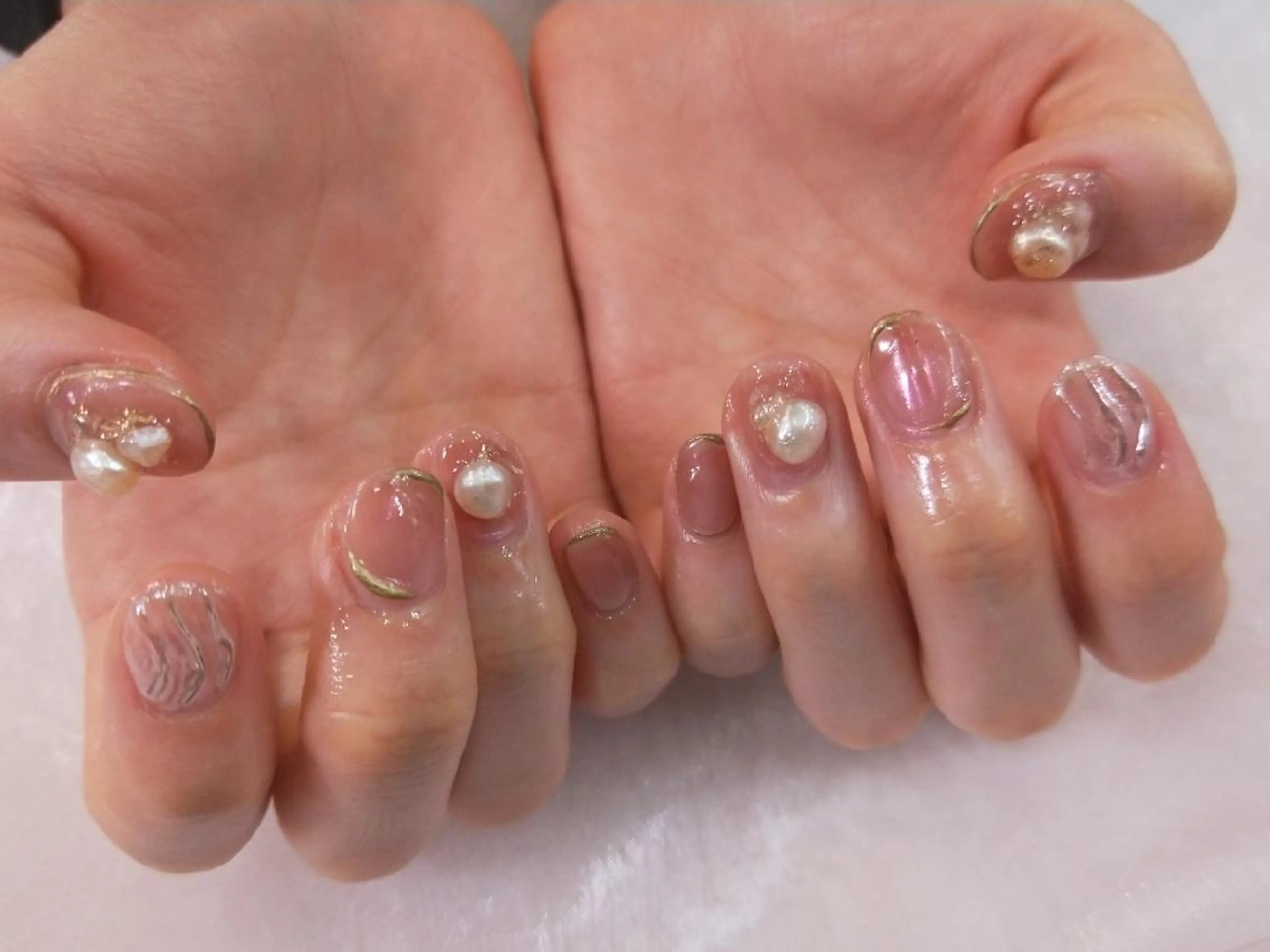 ネイル ハンドネイル ハンドケア R'well所属・はばすみれ🎀ﾈｲﾙ 光ﾌｪｲｼｬﾙ ﾍｱのネイルデザイン