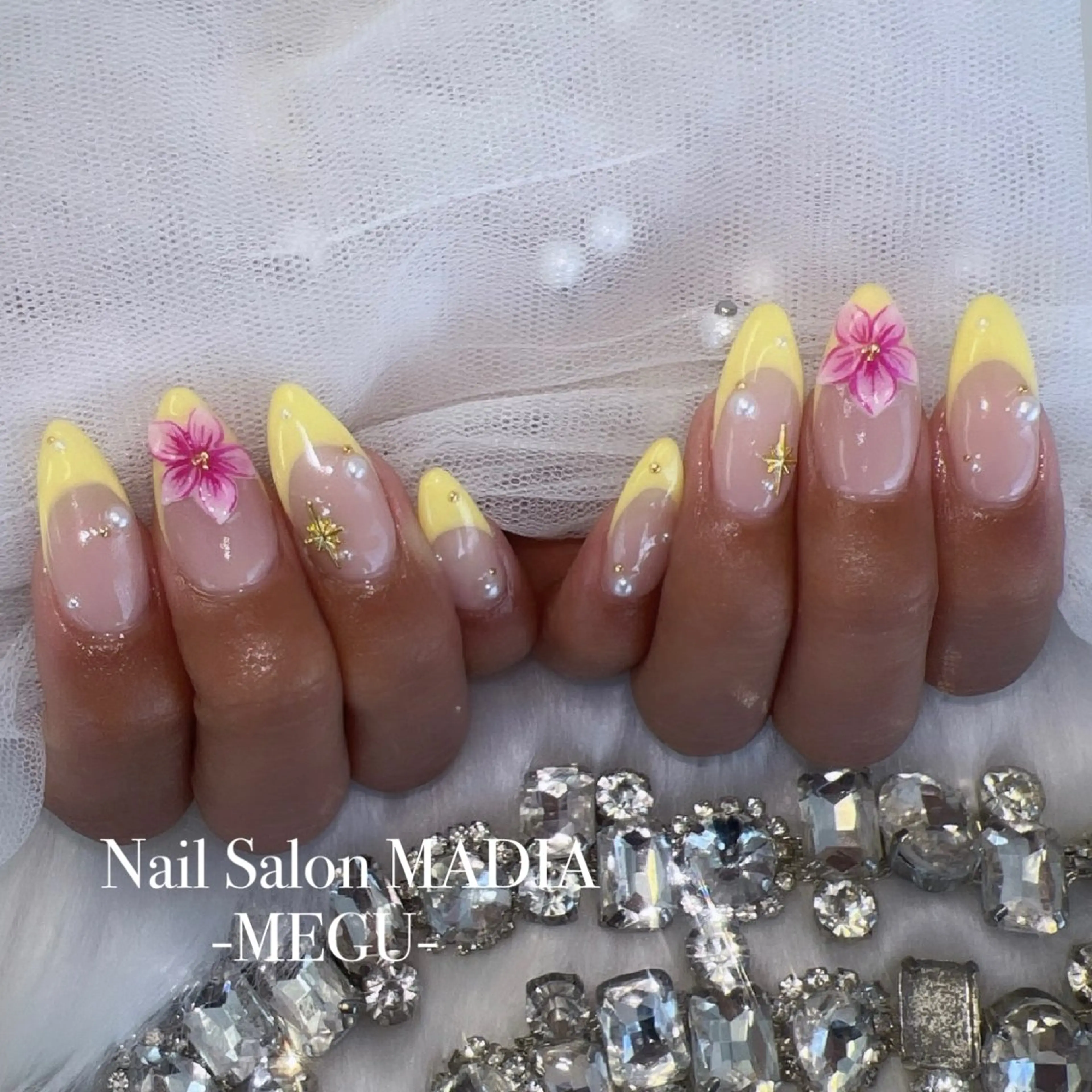 ネイル MADIA藤沢所属・MADIA MEGUのネイルデザイン