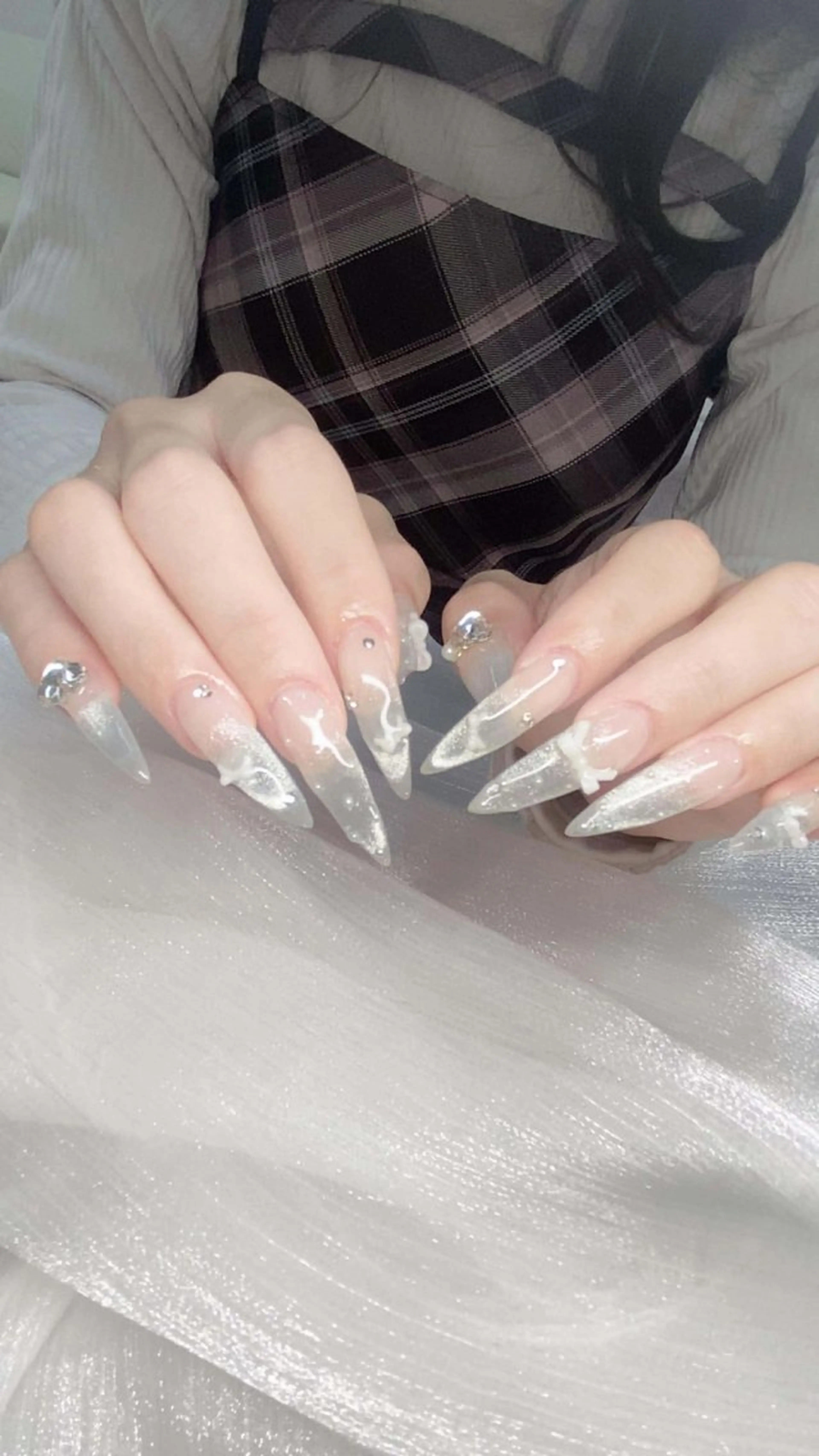 ネイル 成人式 フレンチネイル グラデーション 韓国ネイル マグネットネイル ハンドネイル Squeen Nailのネイルデザイン