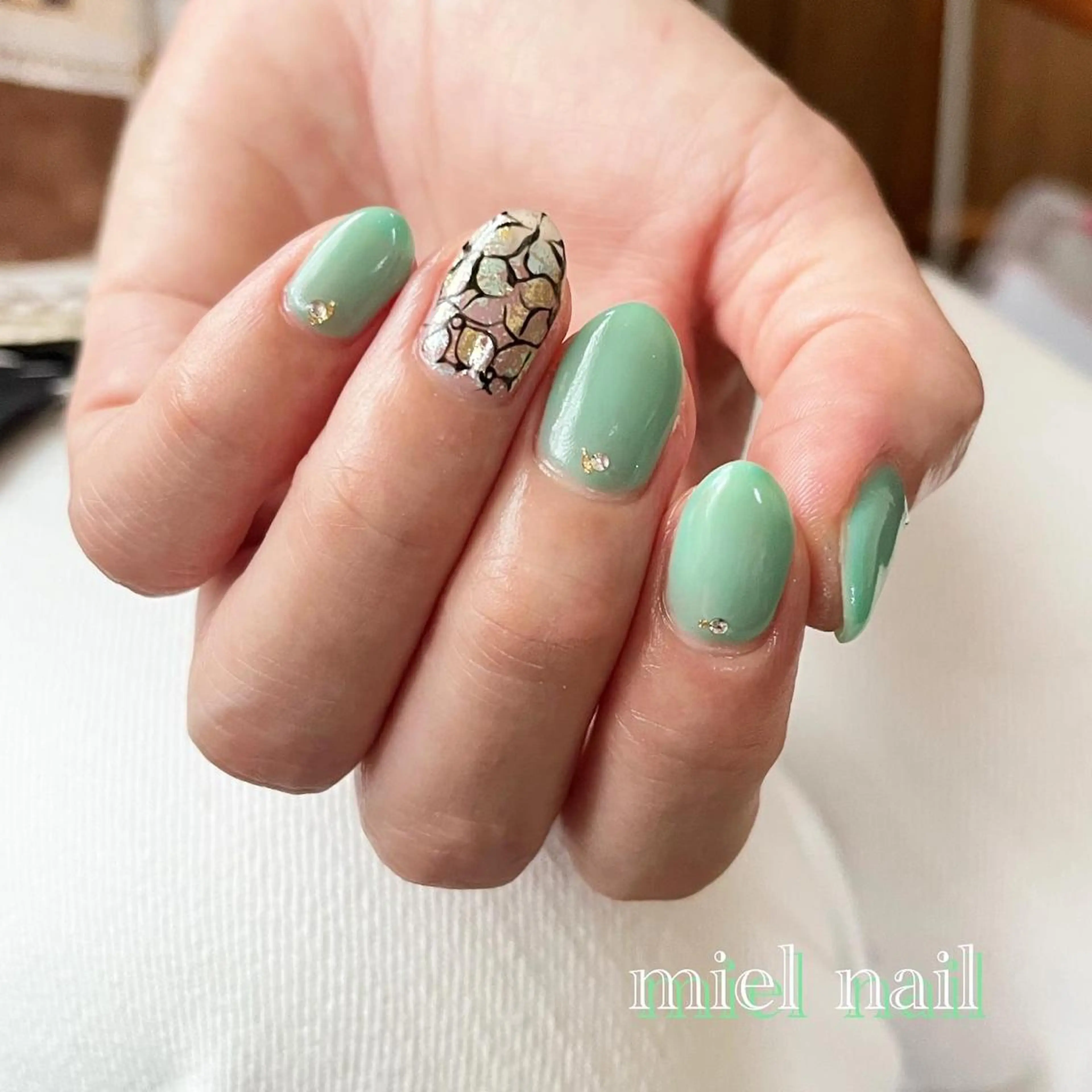 ネイル グリーン ハンドネイル miel nailのネイルデザイン