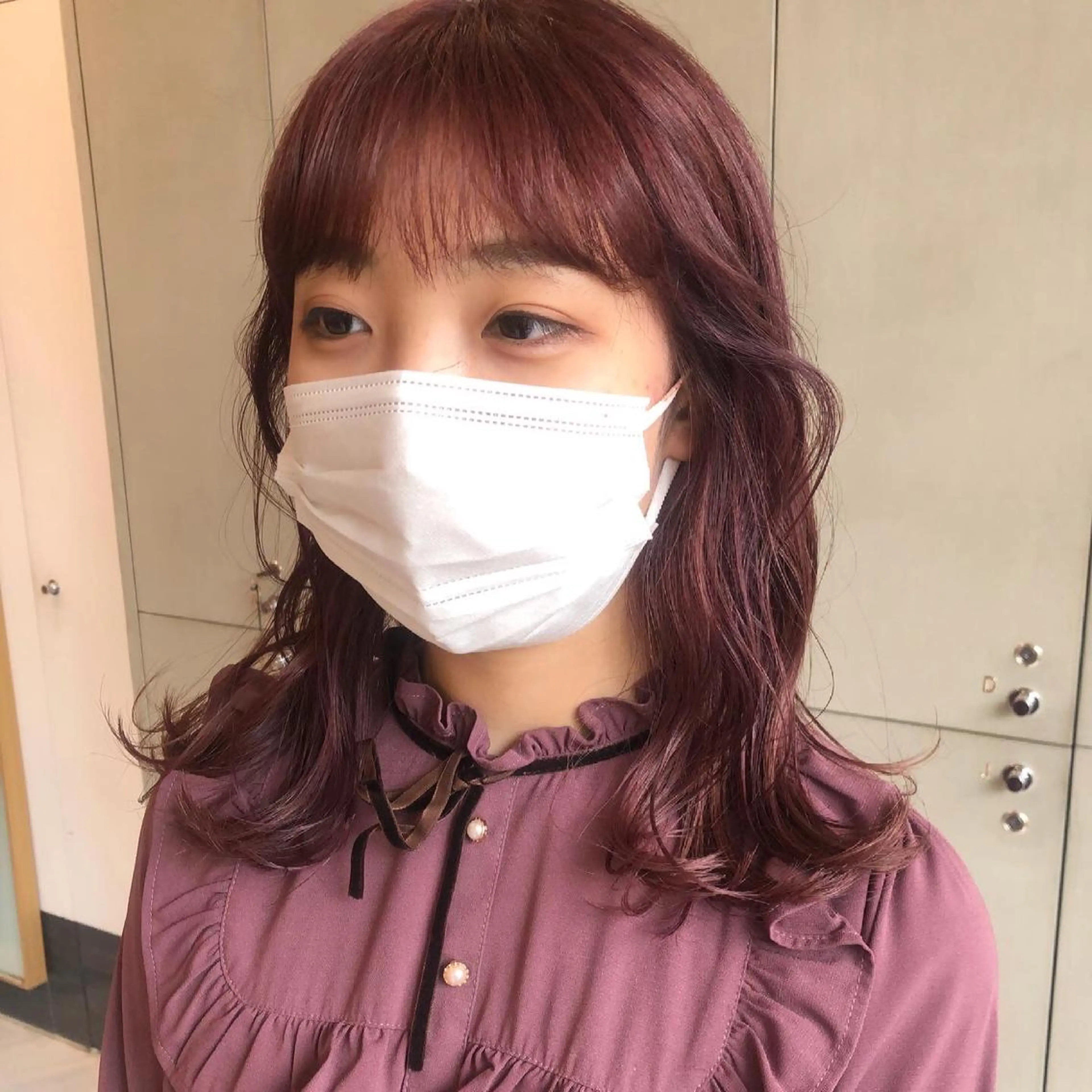 ミディアム カラー 古屋 花織のヘアスタイル