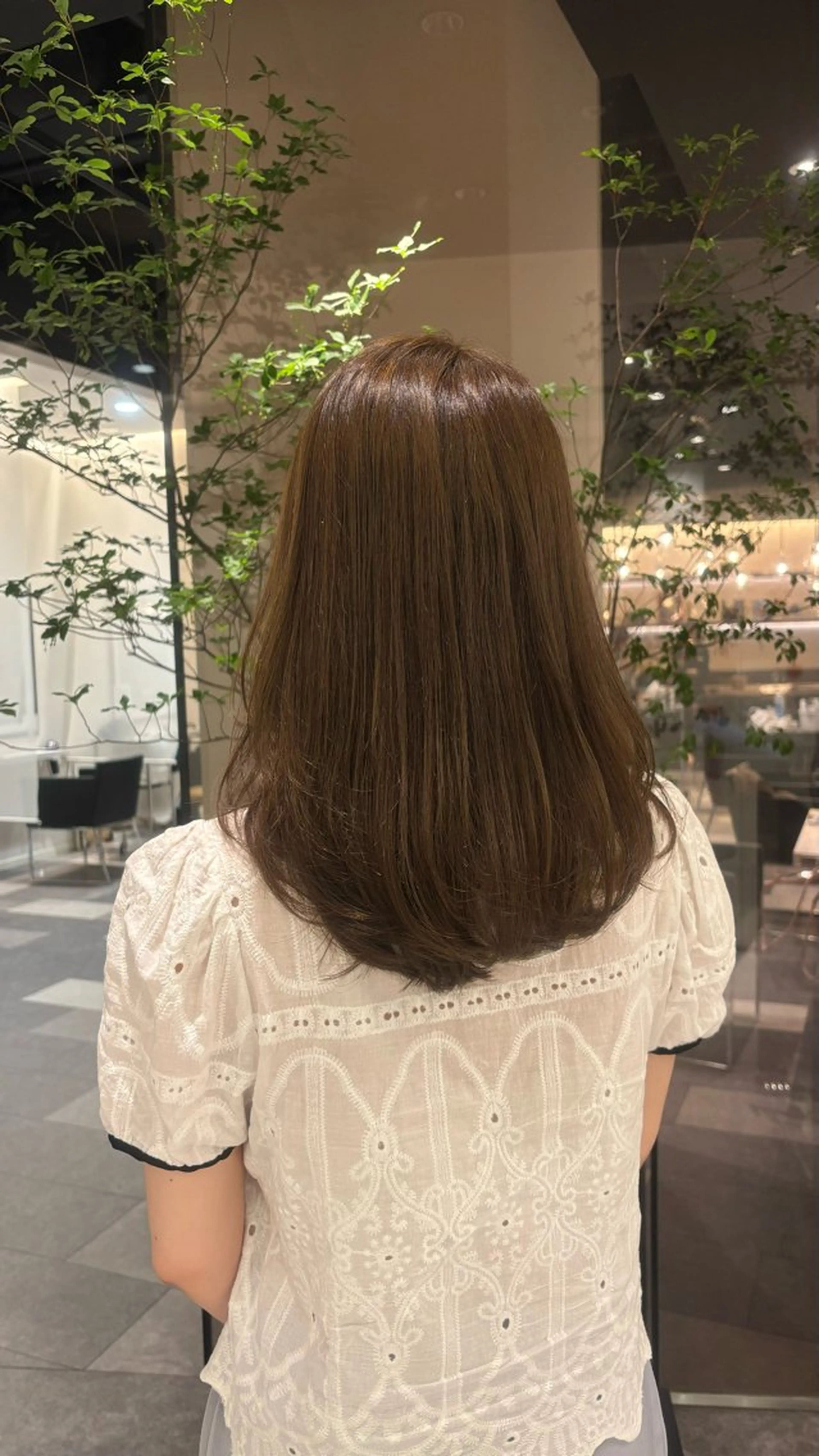 セミロング カラー3000円🦋 鈴木思音のヘアスタイル