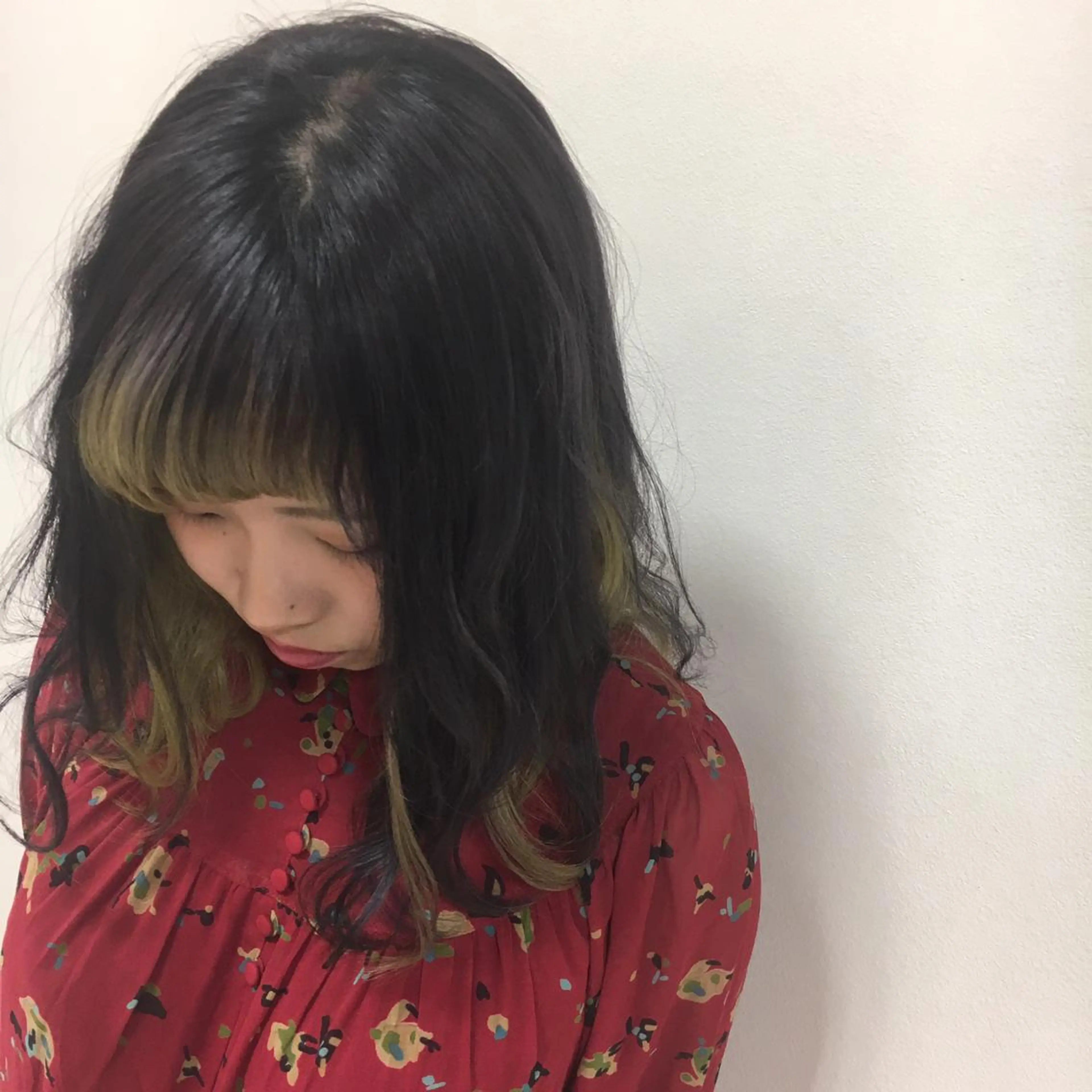 セミロング カラー ブルーカラー ブルーパープル デザインカラー インナーカラー パープルカラー 野村 さなみ✨ぱっつんボブのヘアスタイル