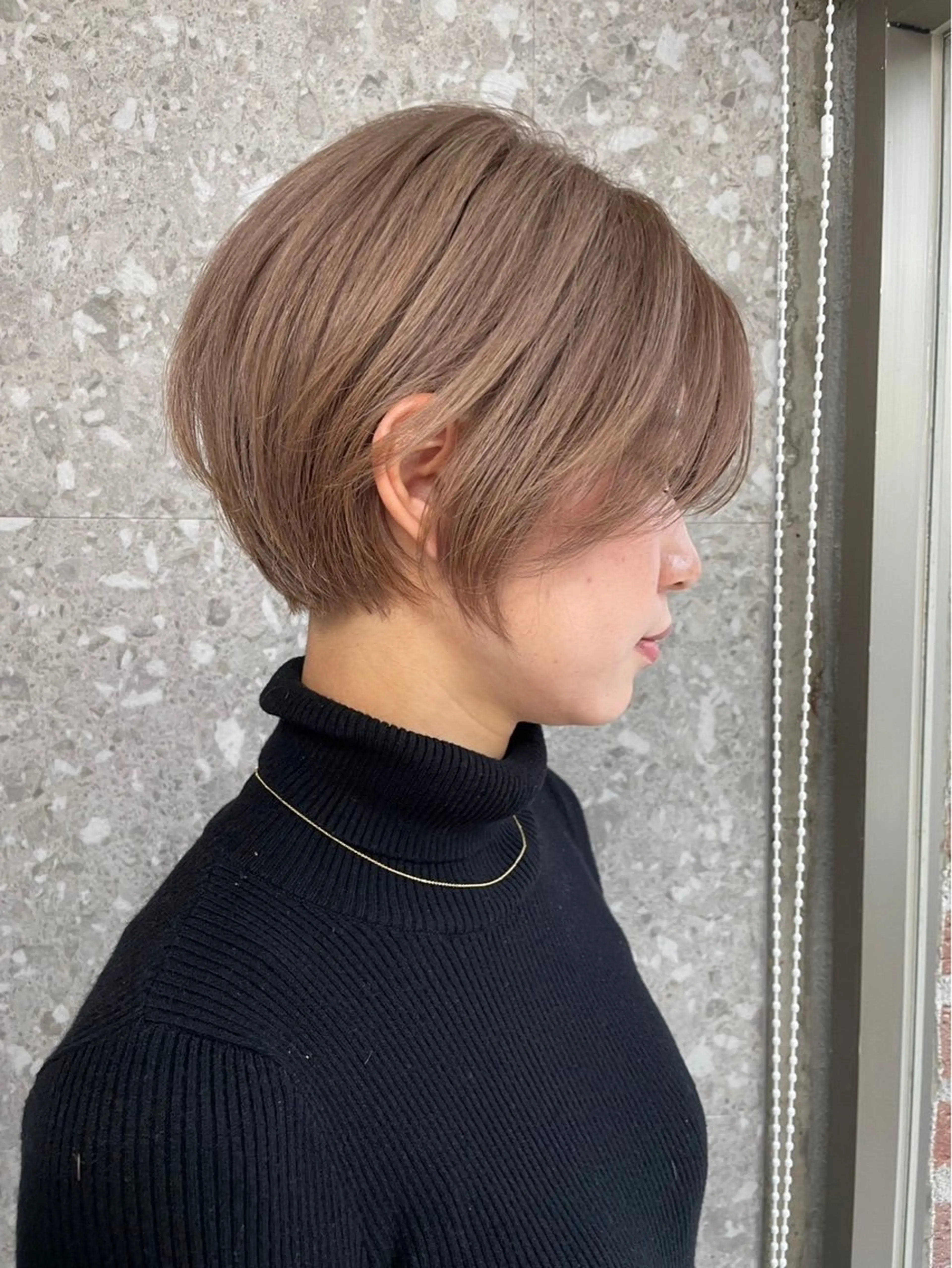 ショート ⭐ハイトーンブリーチ ミルクティーピンクのヘアスタイル