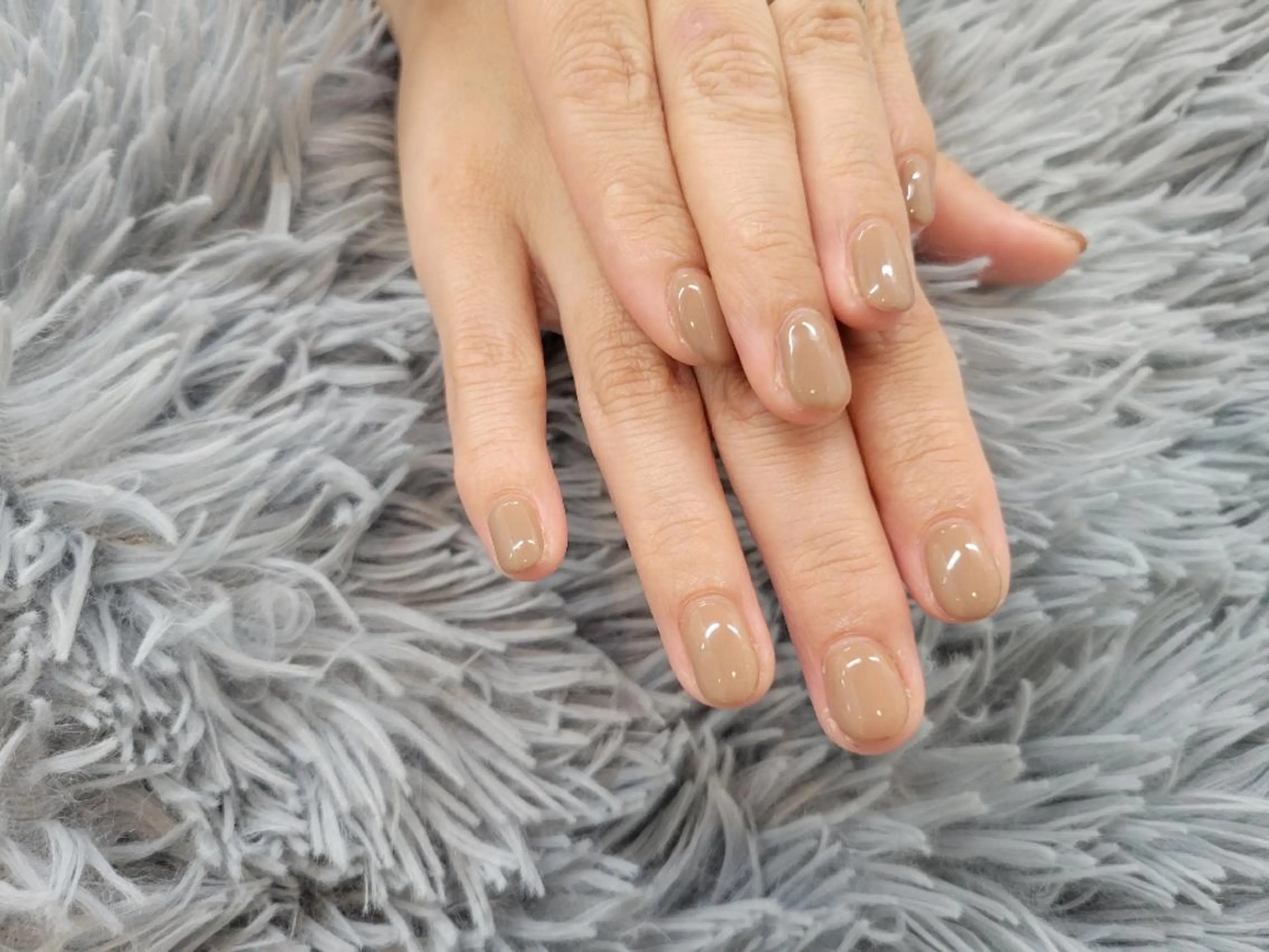 ネイル ブラウン ワンカラーネイル ノームロア所属・Gnomes loaのネイルデザイン