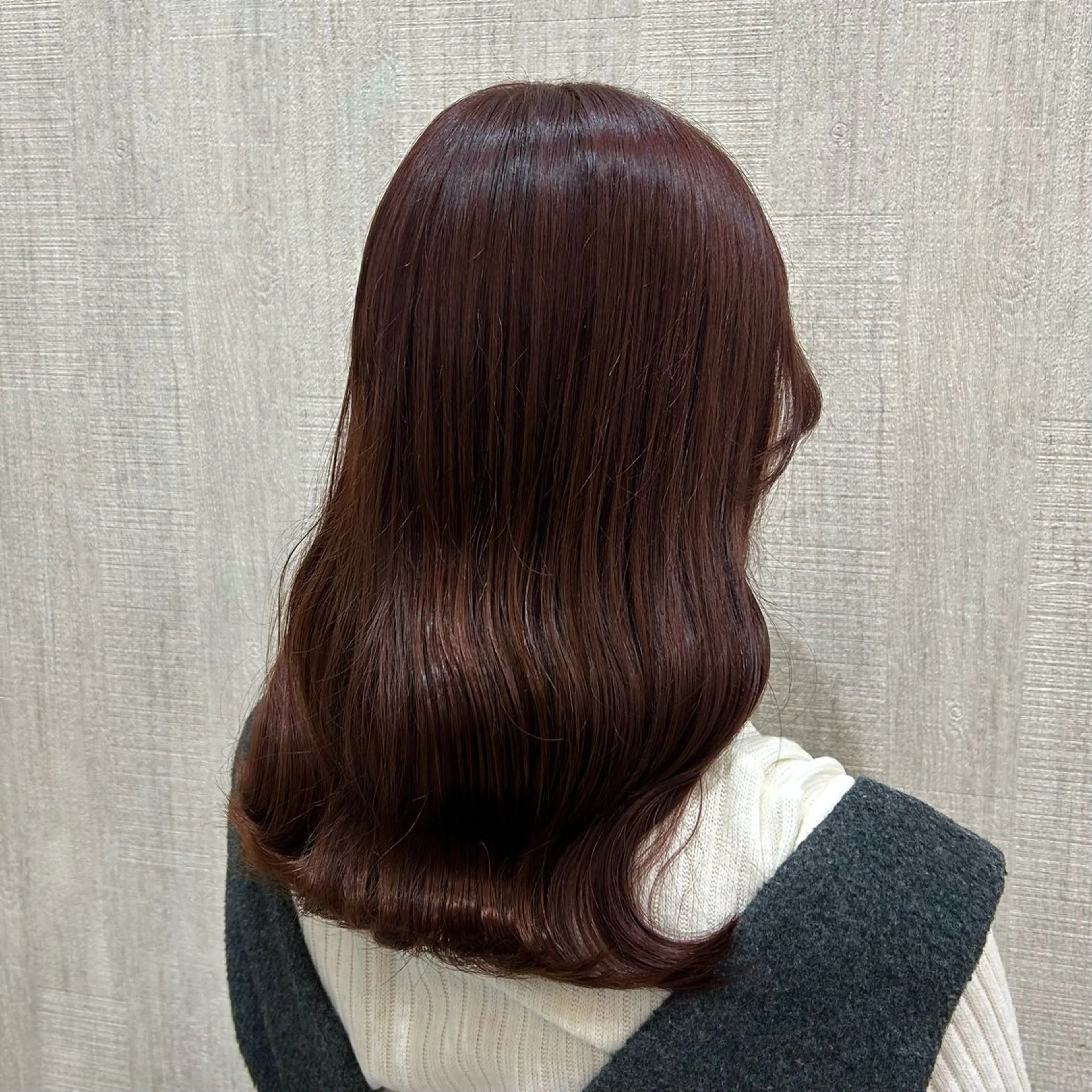 ミディアム カラー カット ヘアカラー トリートメント 🫧透け感⋆艶髪💎 山口アヤカのヘアスタイル