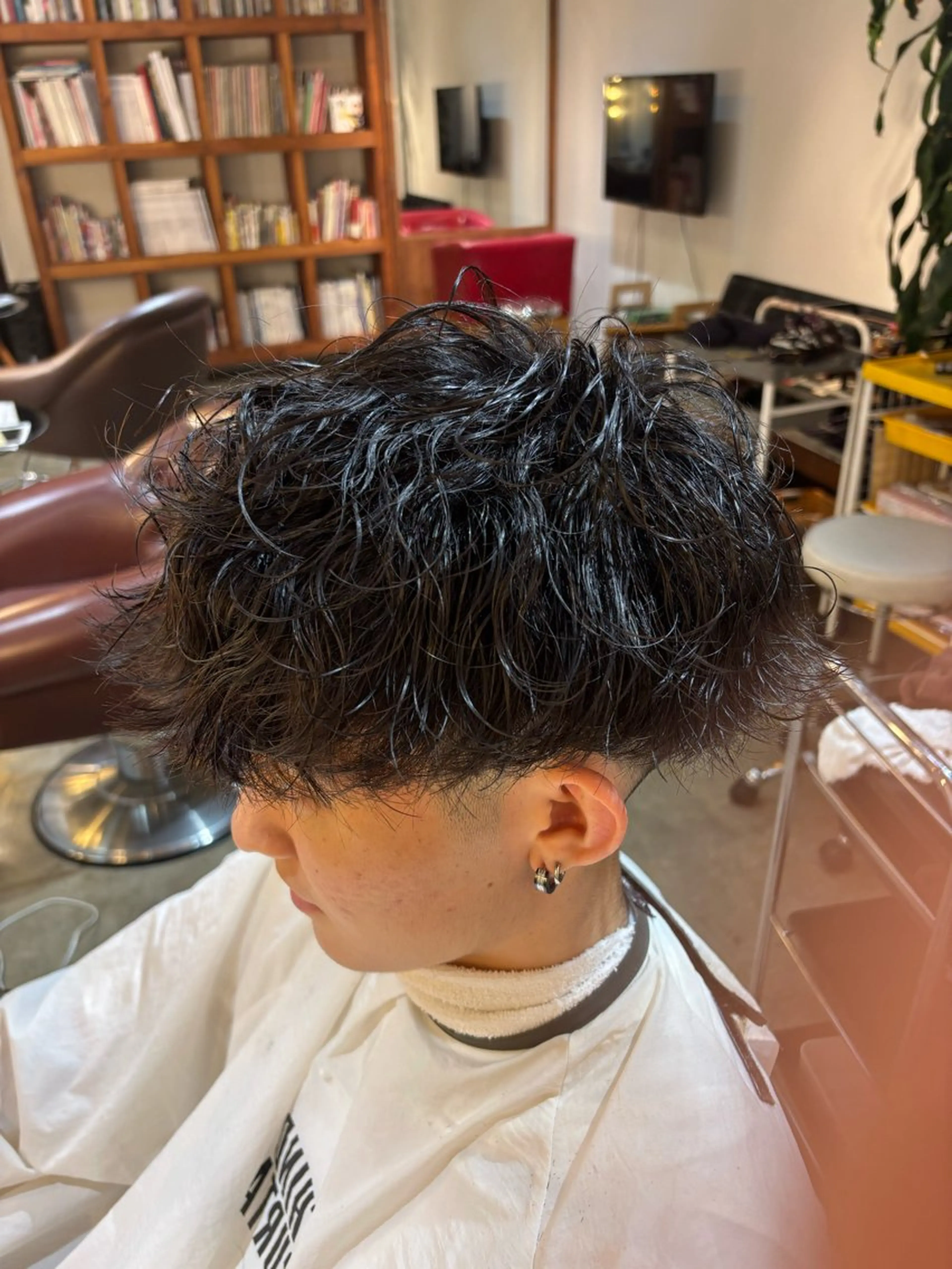 パーマ メンズ スペインカール 波巻きパーマ パーマ 平川 海夢のヘアスタイル