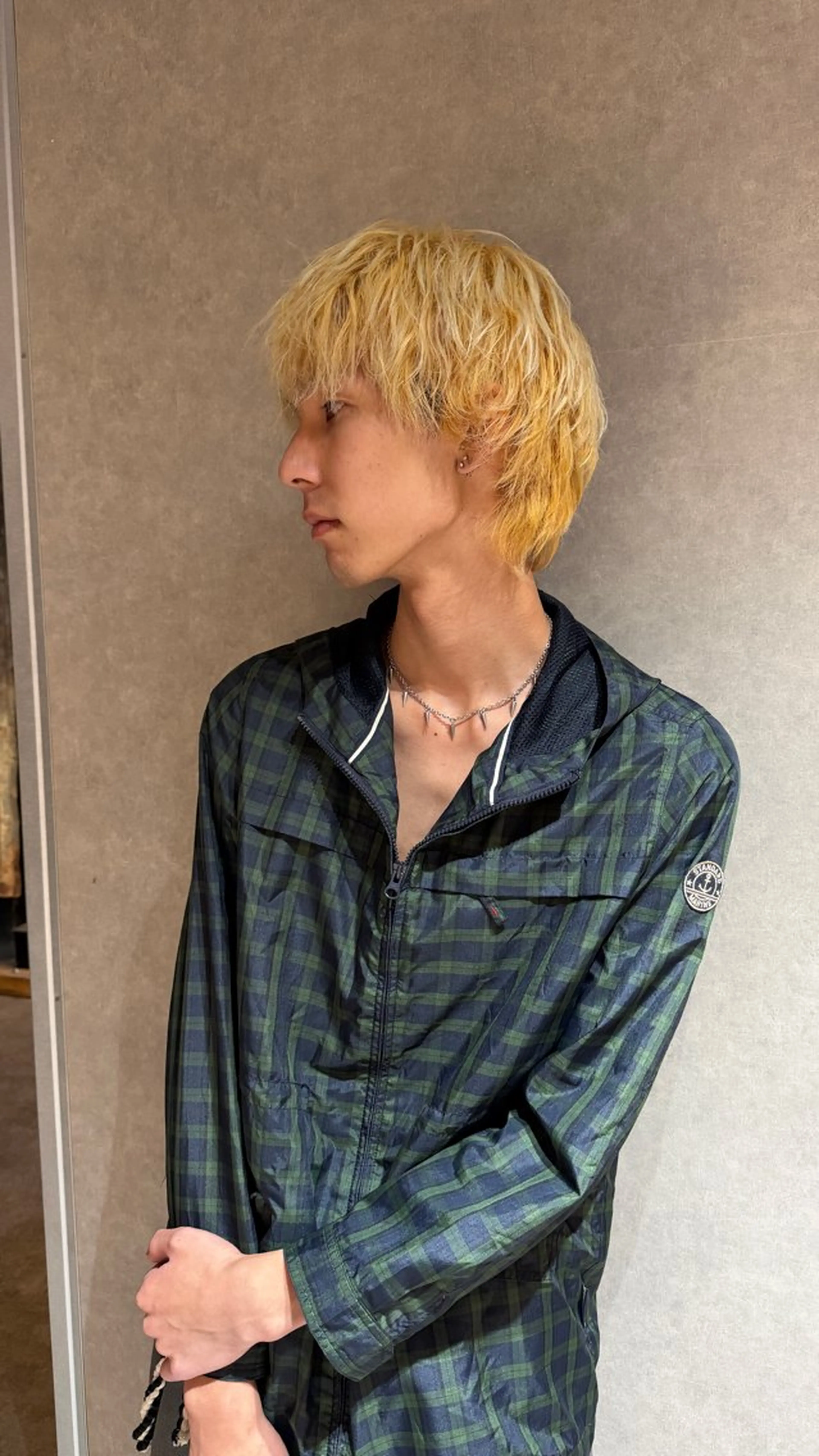 カラー メンズ マッシュウルフ マッシュ メンズウルフカット ウルフカット 吉岡 昌吾のヘアスタイル