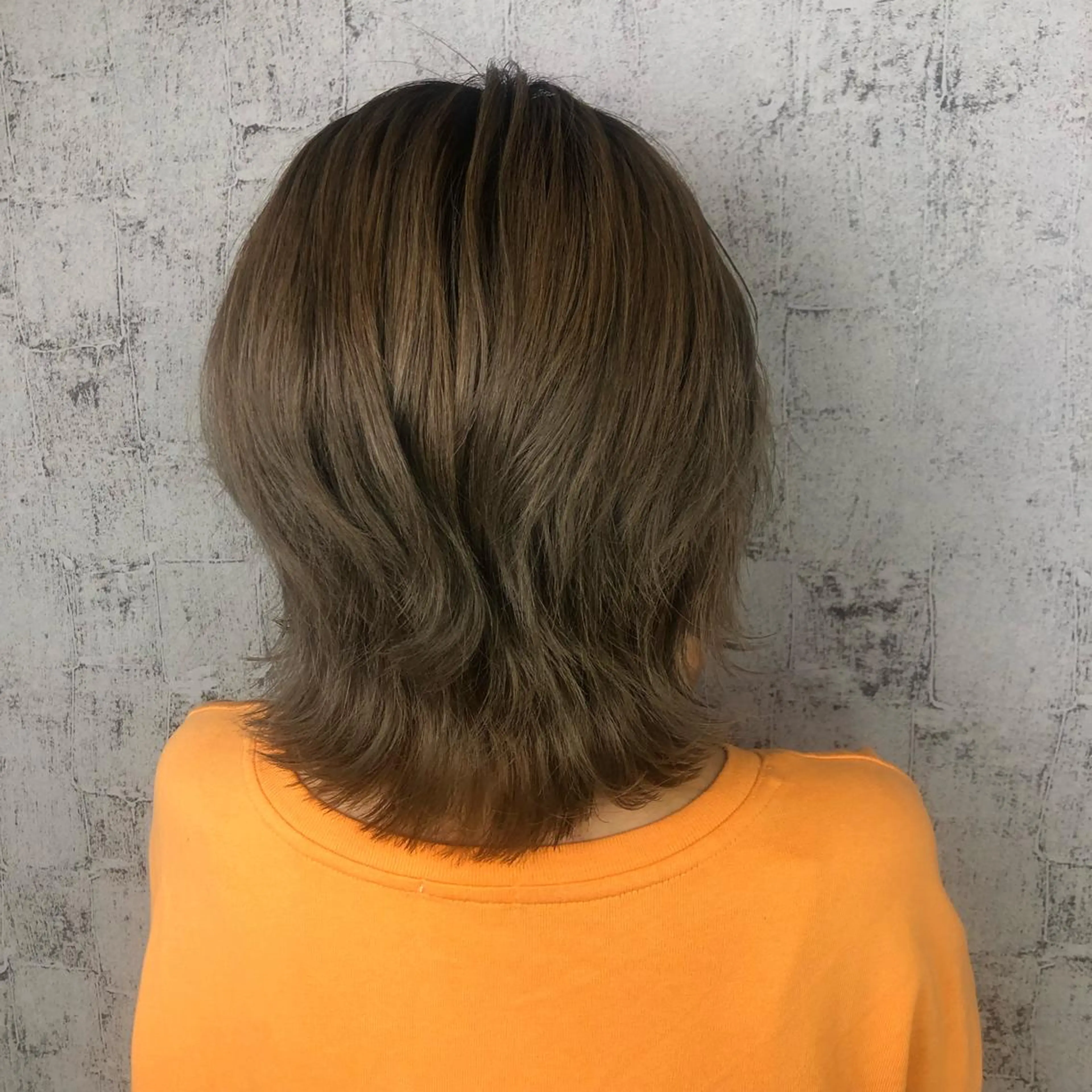 ショート ウルフカット ベージュ/インナー カラー🤍Rieのヘアスタイル