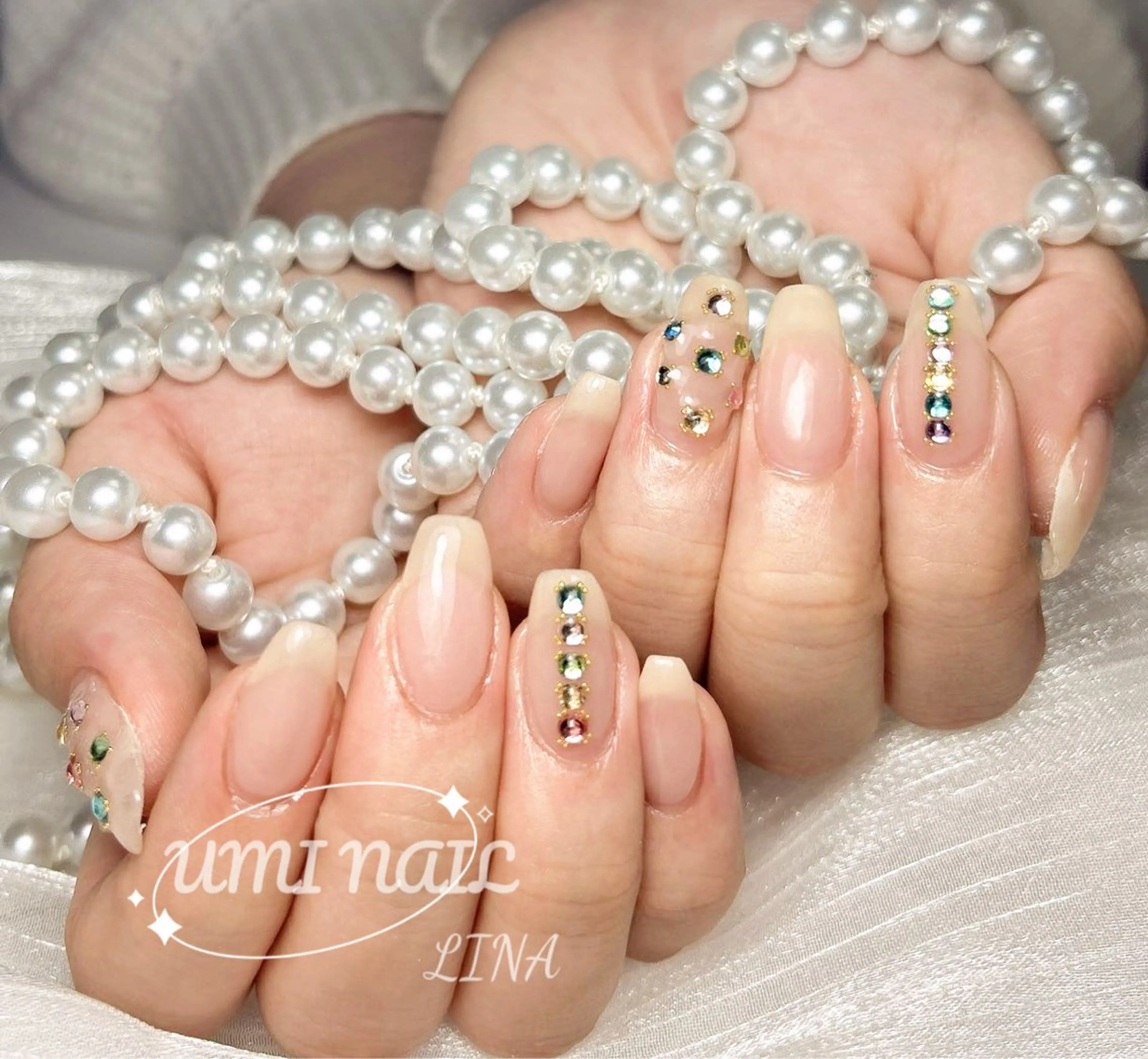 ネイル アートネイル ジェルネイル グラデーション キラキラネイル 持ち込み ハンドネイル ハンドケア LUXE NAIL SALONのネイルデザイン